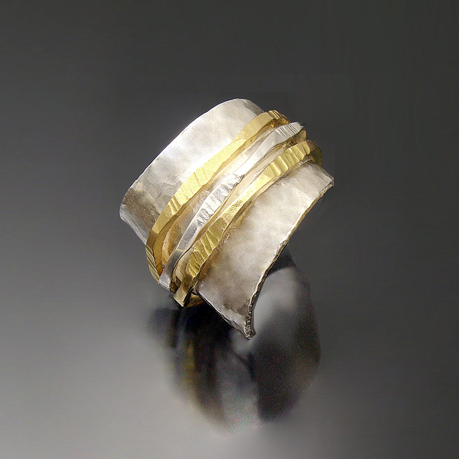 Ran Ring with Silver Base