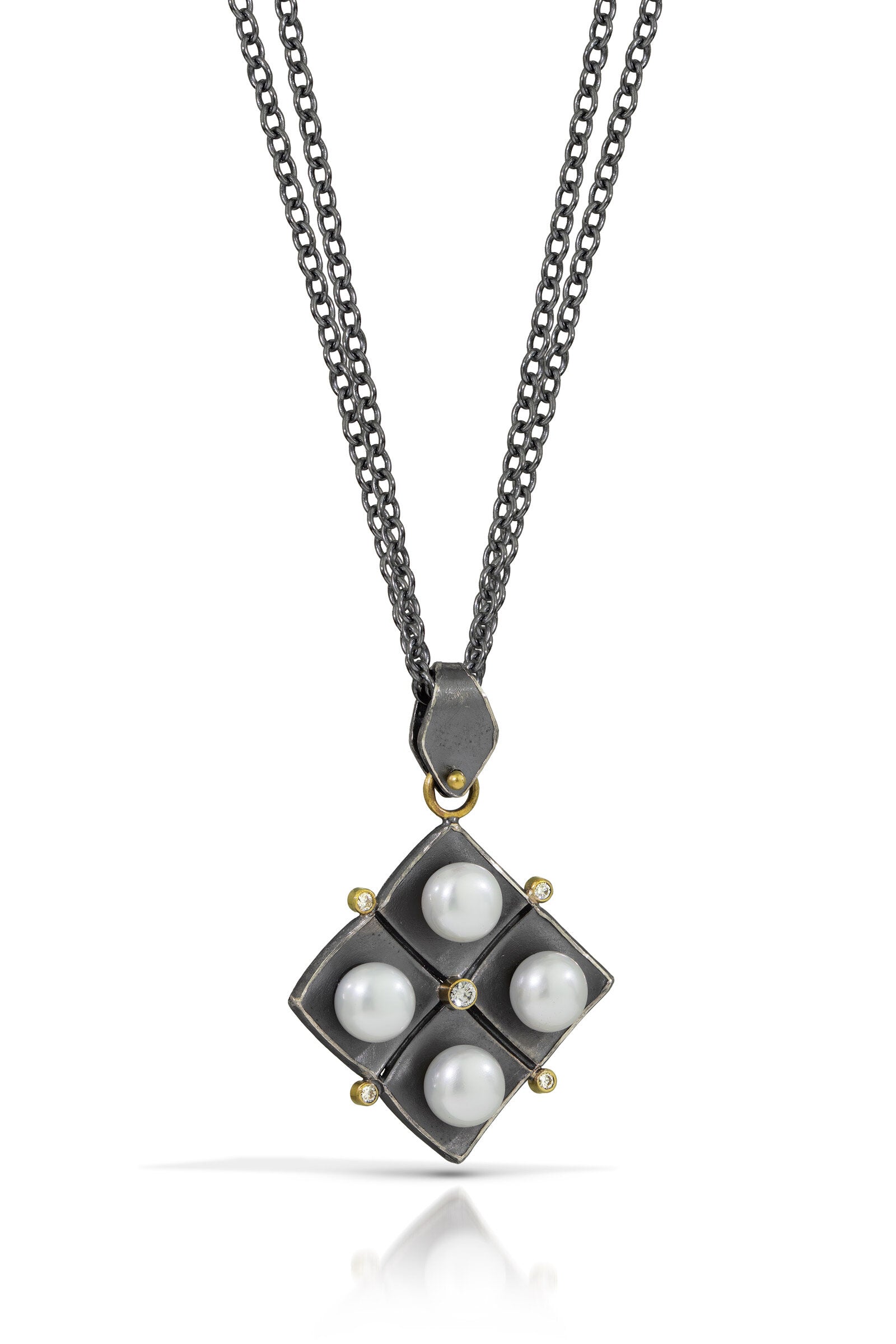 Black & Gold Square Flower Pearl Necklace