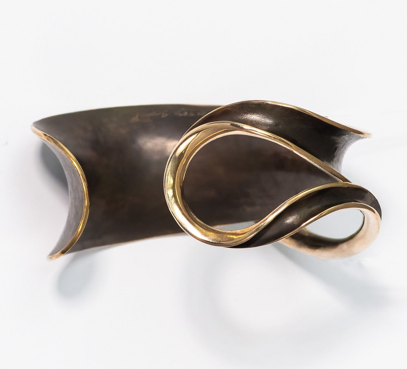 Crest & Curl Bracelet