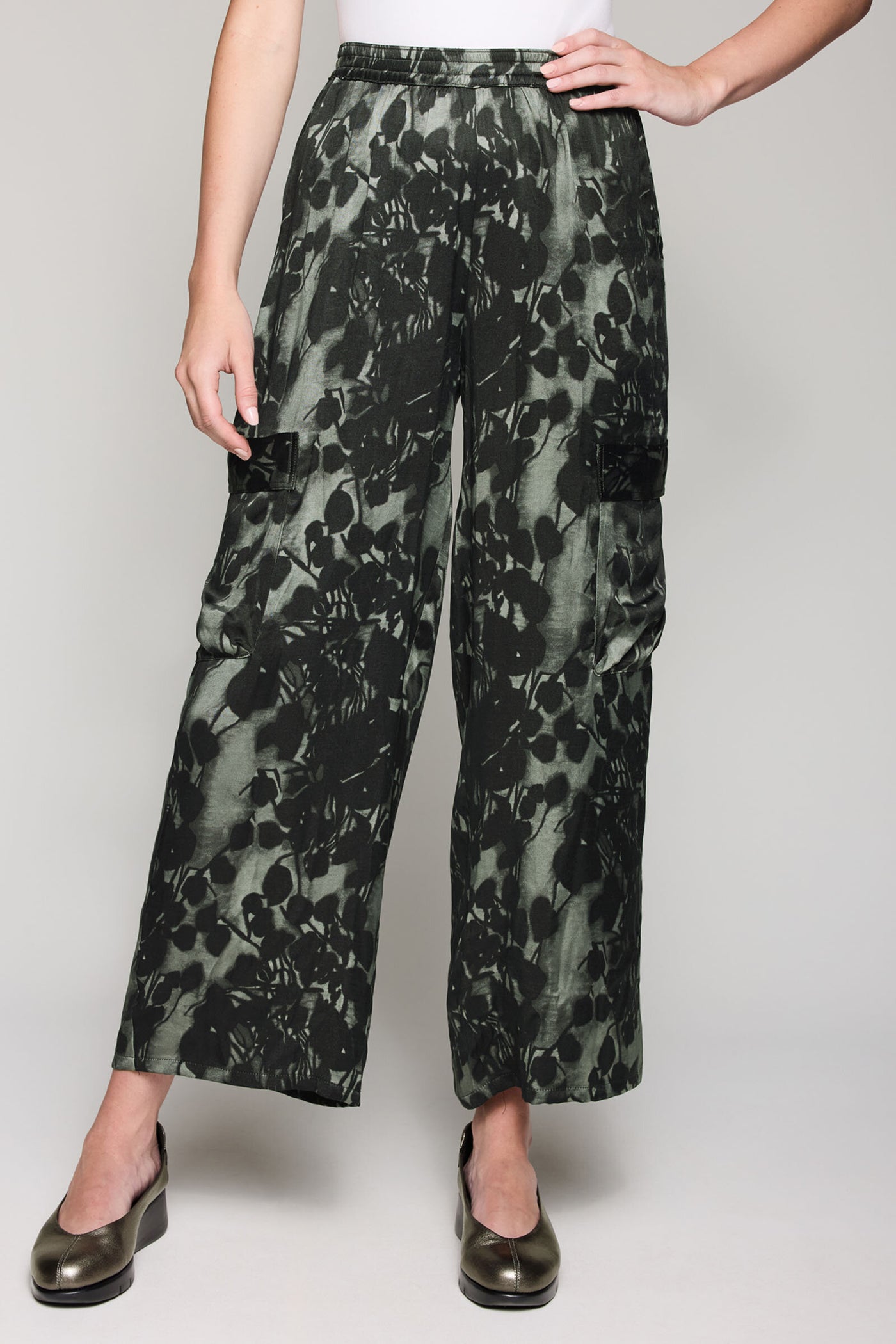 Black/Gray Botanical