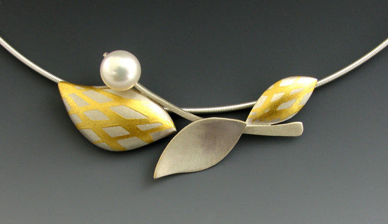 Daffodil Necklace