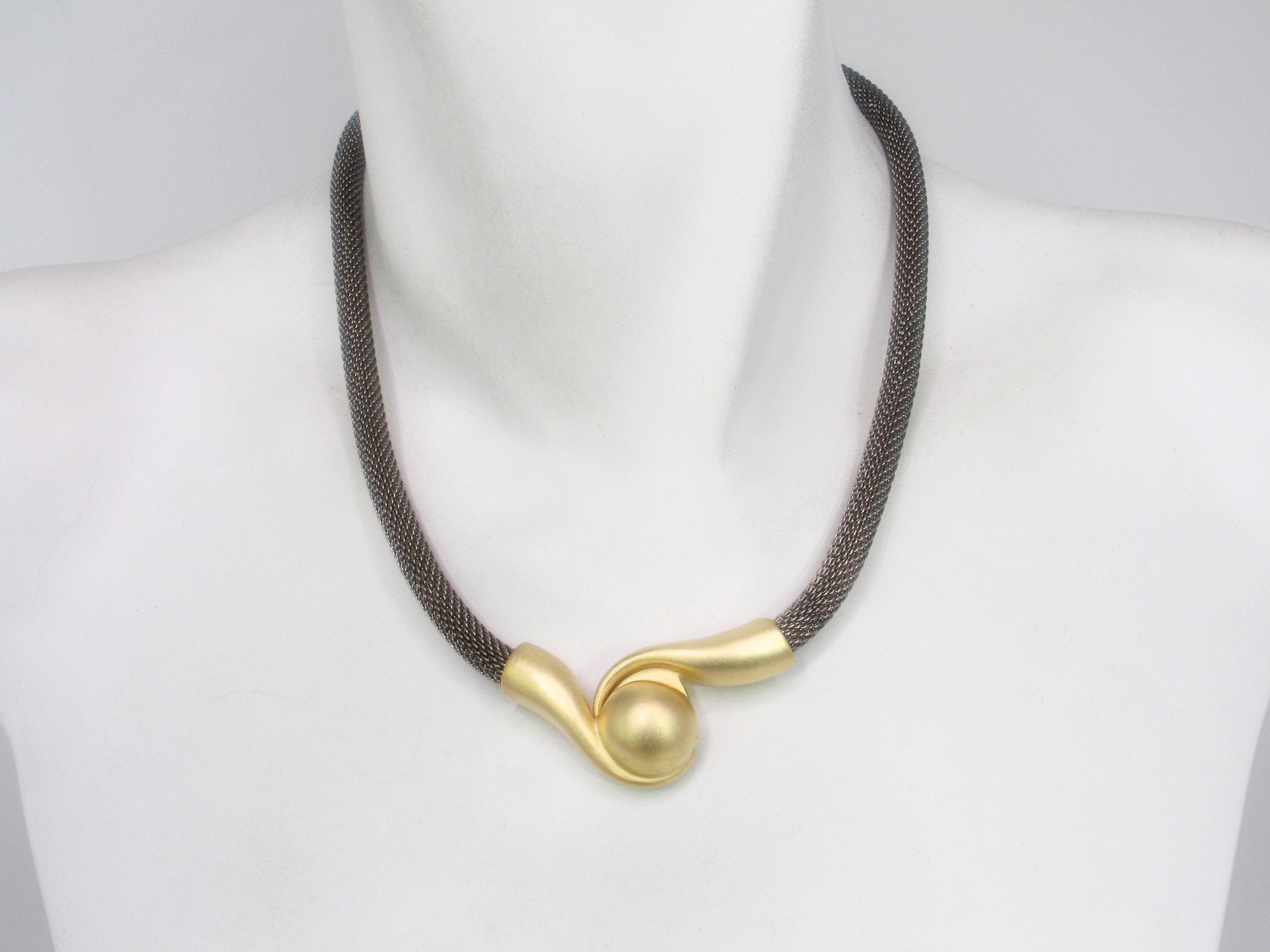 Black Nickel/Gold Clasp