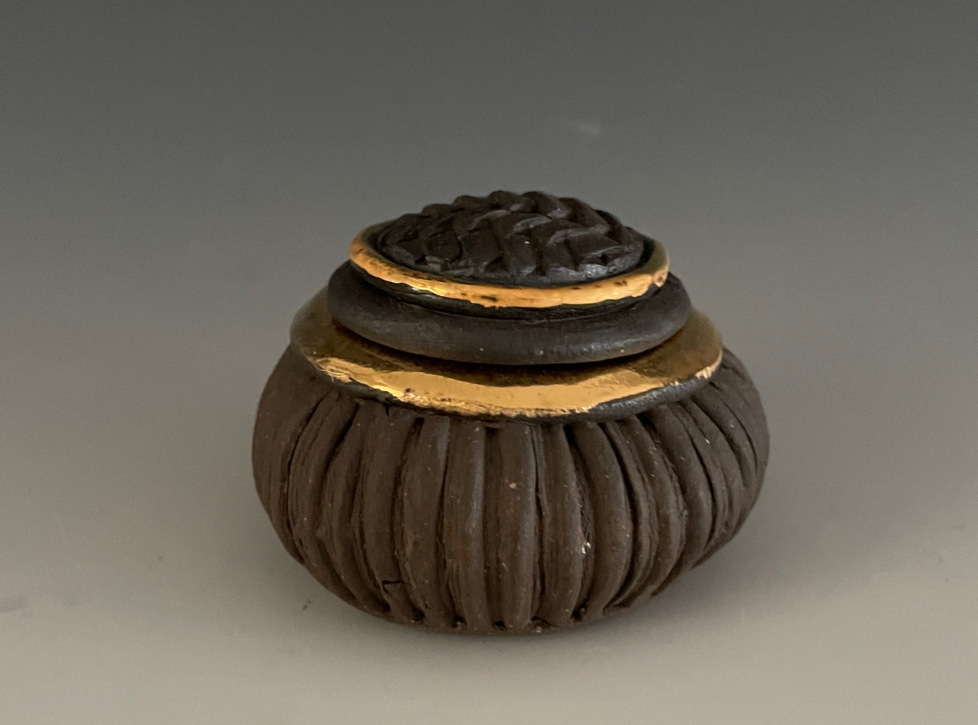 Small Golden Rim Black Box