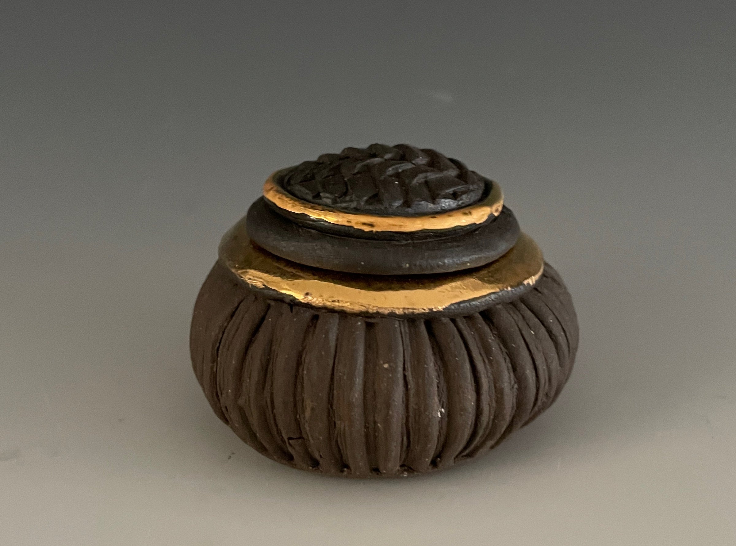 Small Golden Rim Black Box