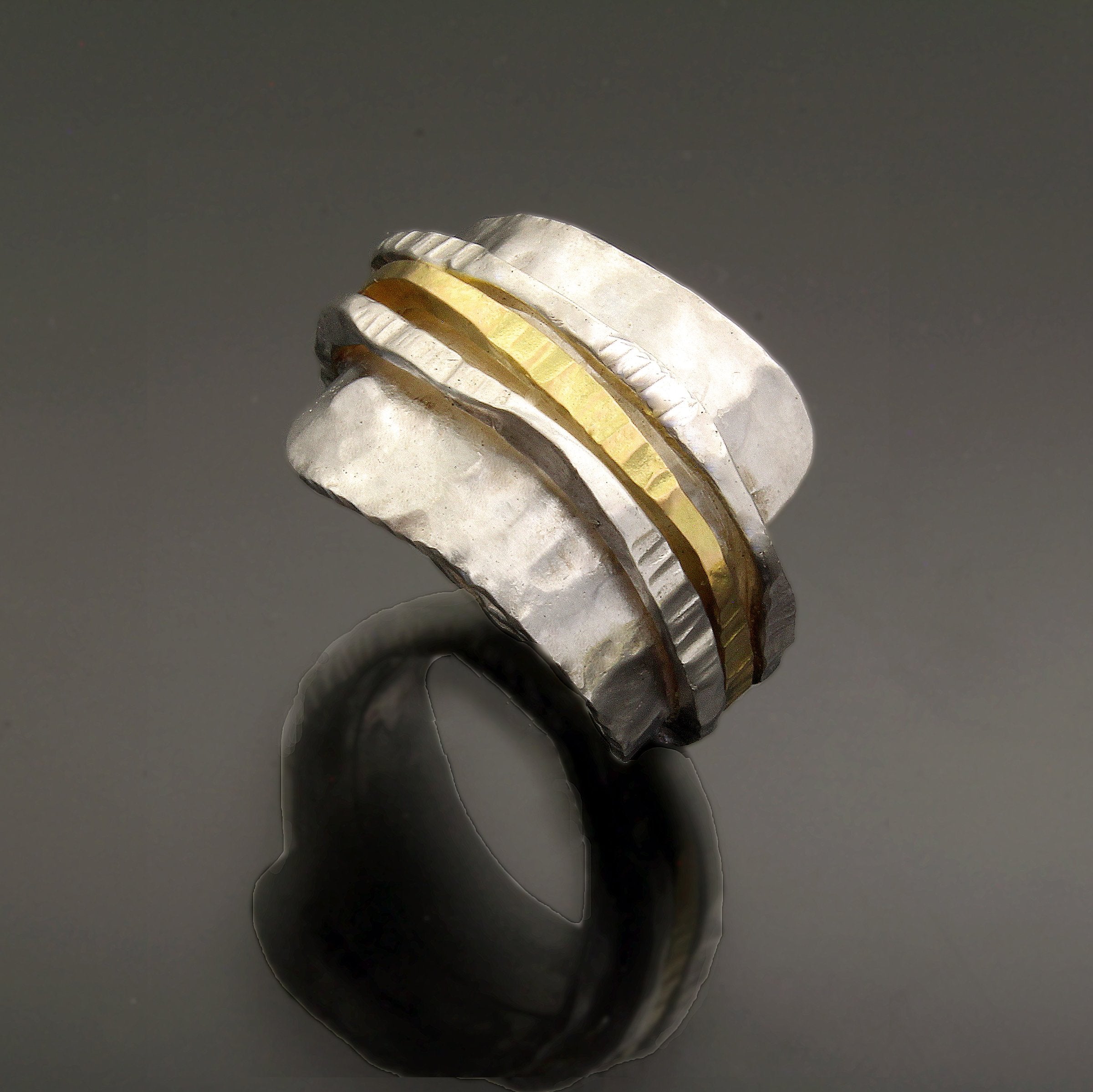Slim Lines in Motion Ring