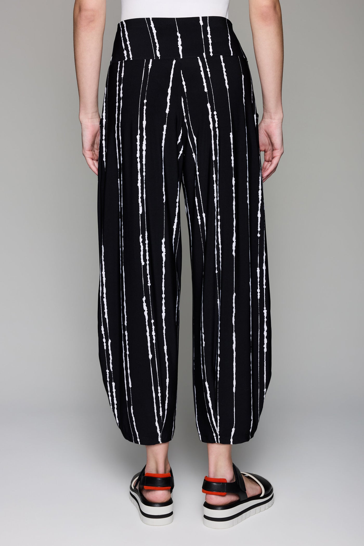 Narrow Lantern Pant