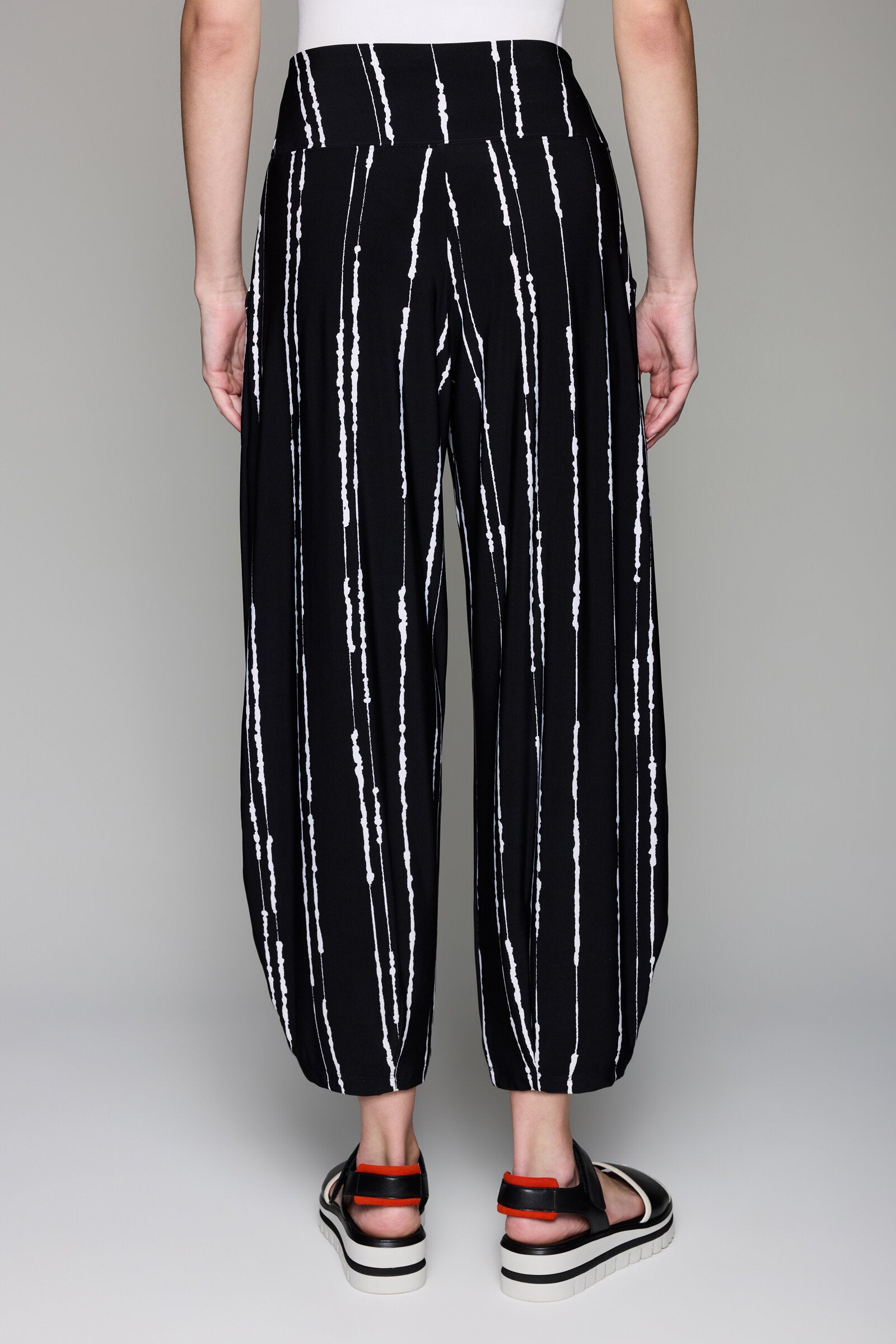 Narrow Lantern Pant