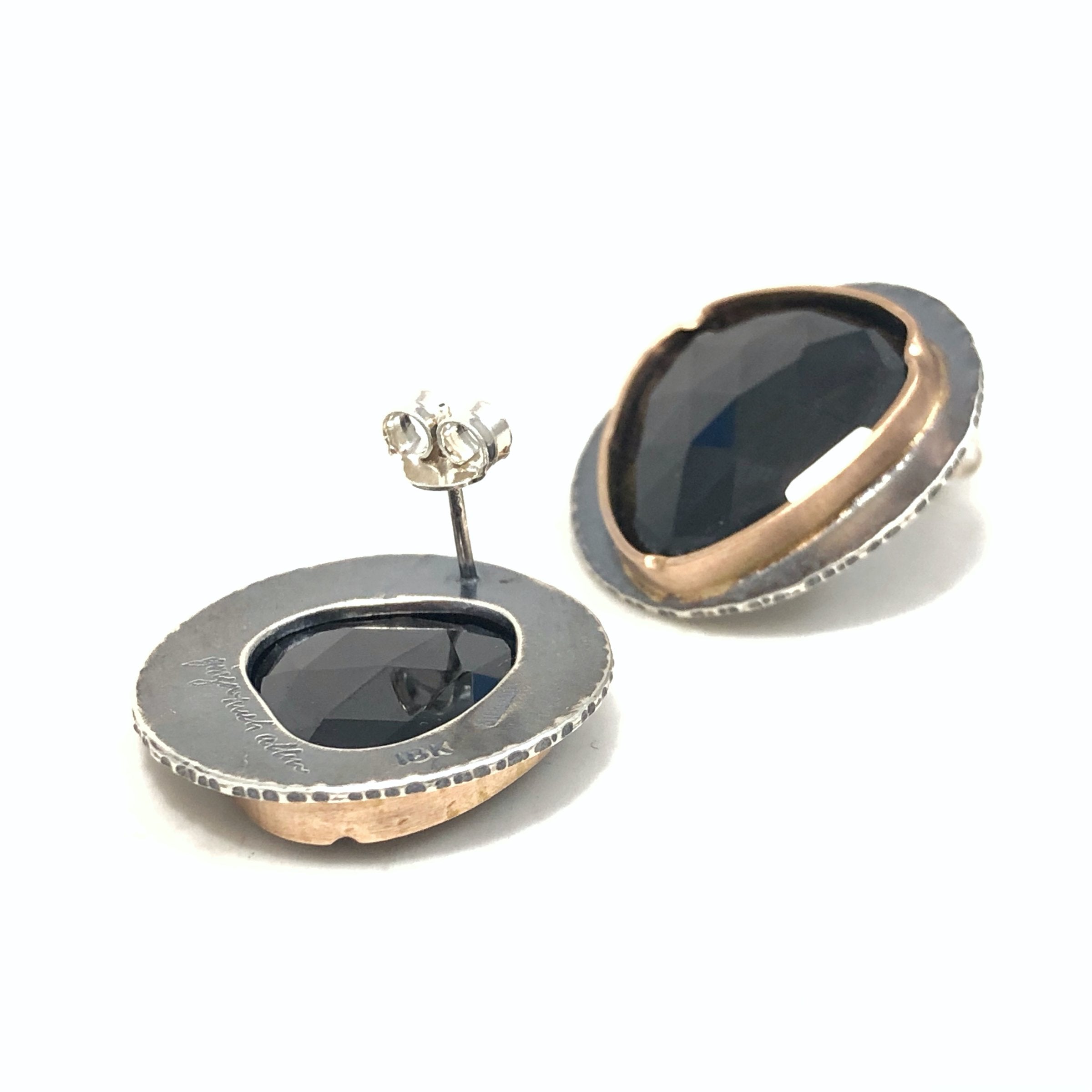 Arise Studs in Black Spinel