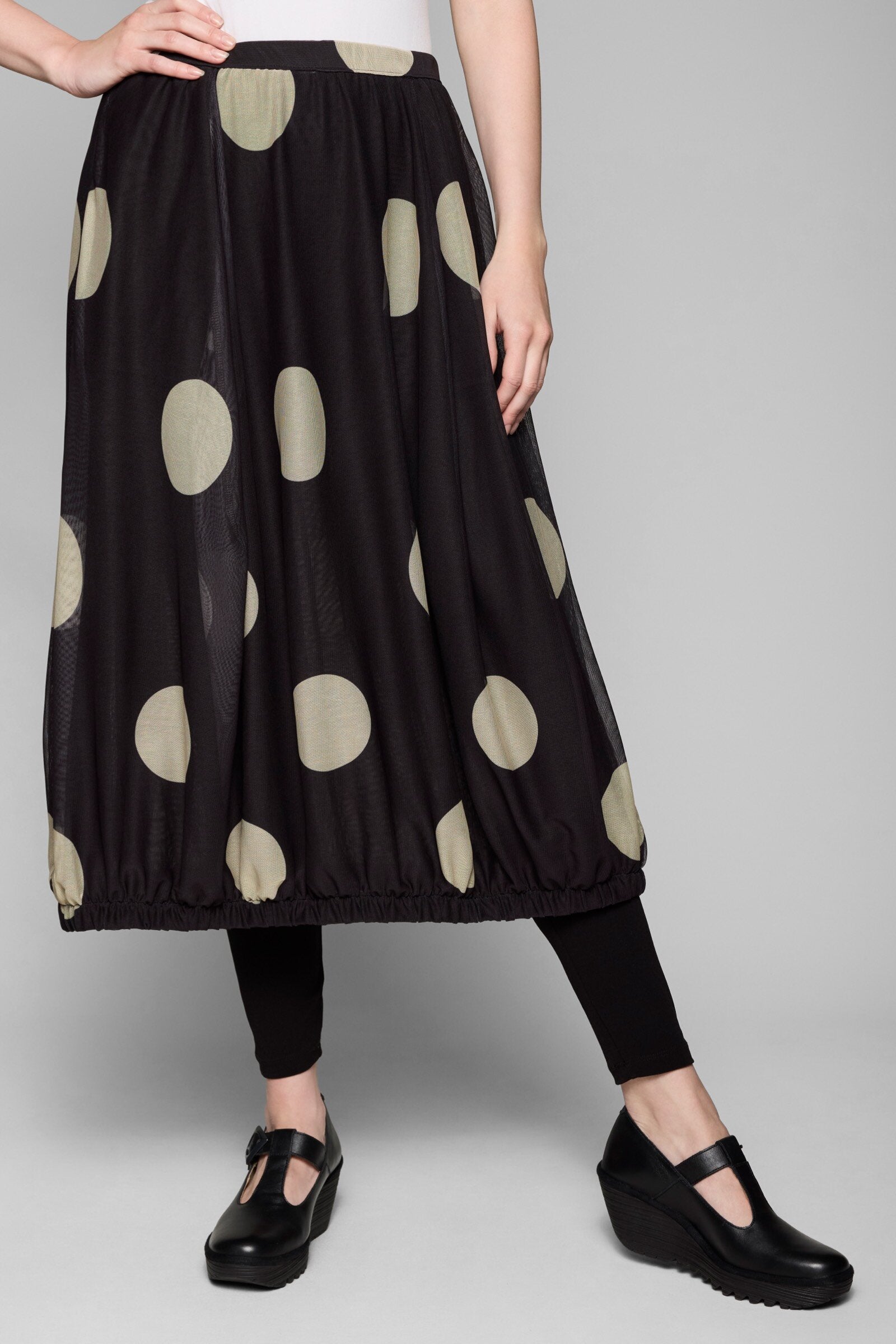 Black/Stone Dot Print