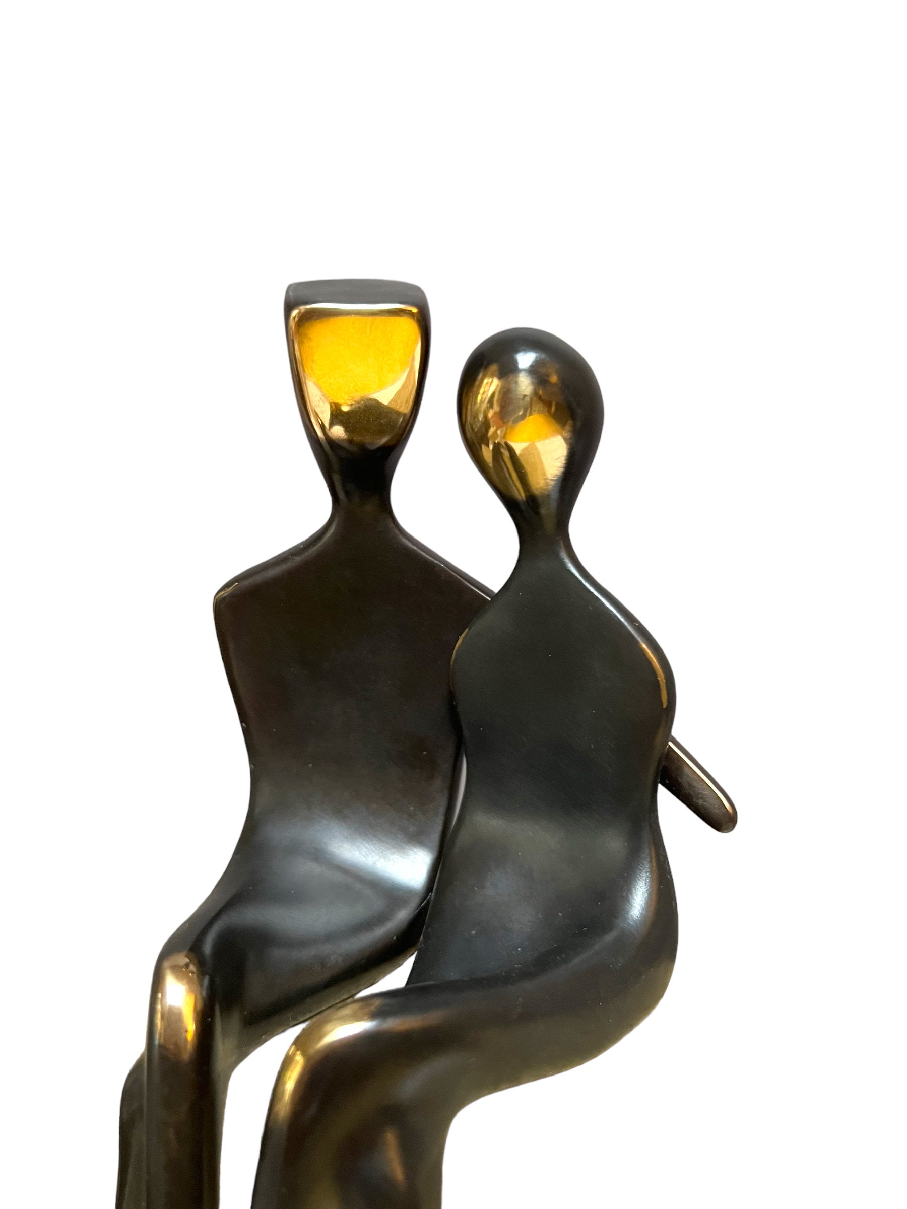 Caress in Love, Medium
