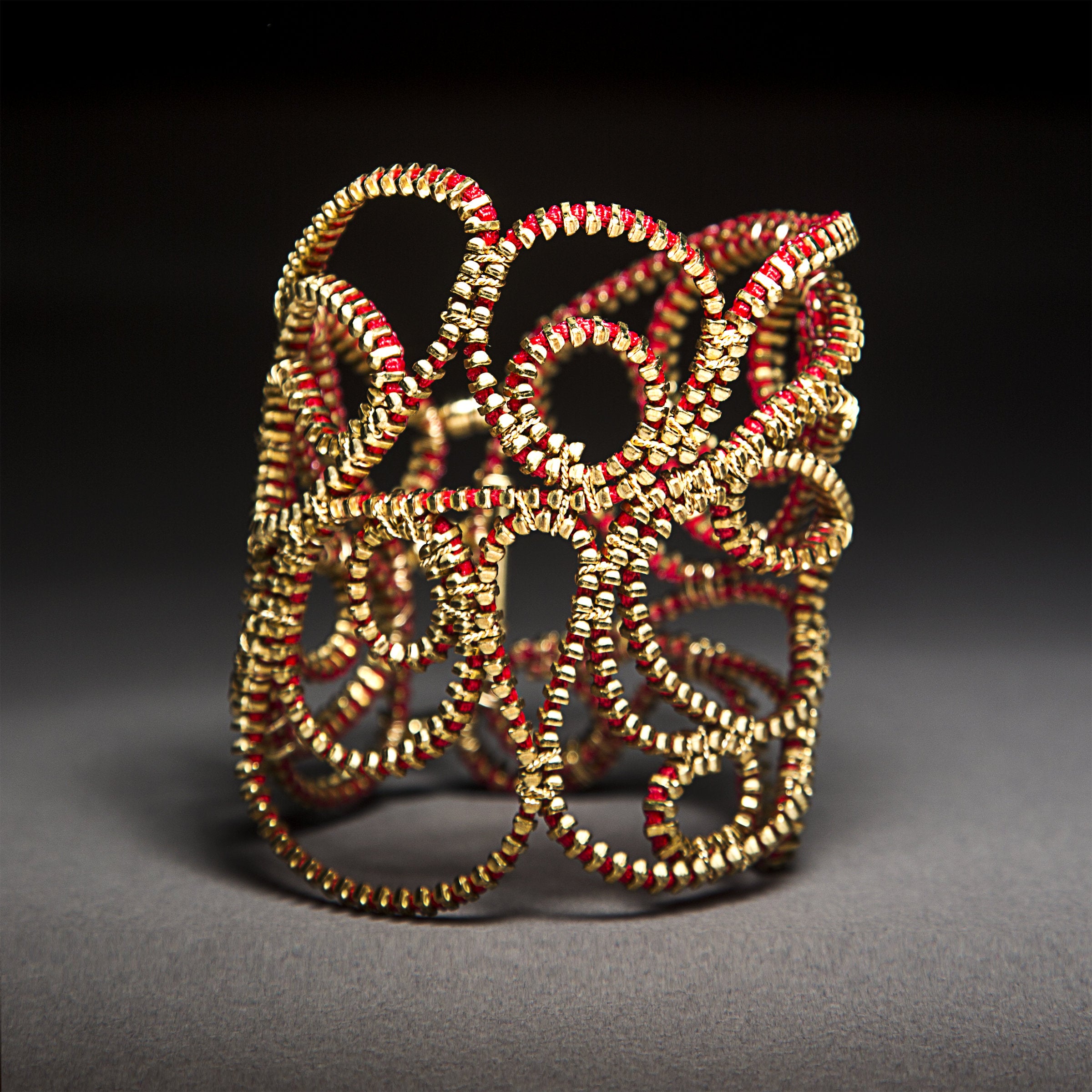 Red Lace Gust Bracelet