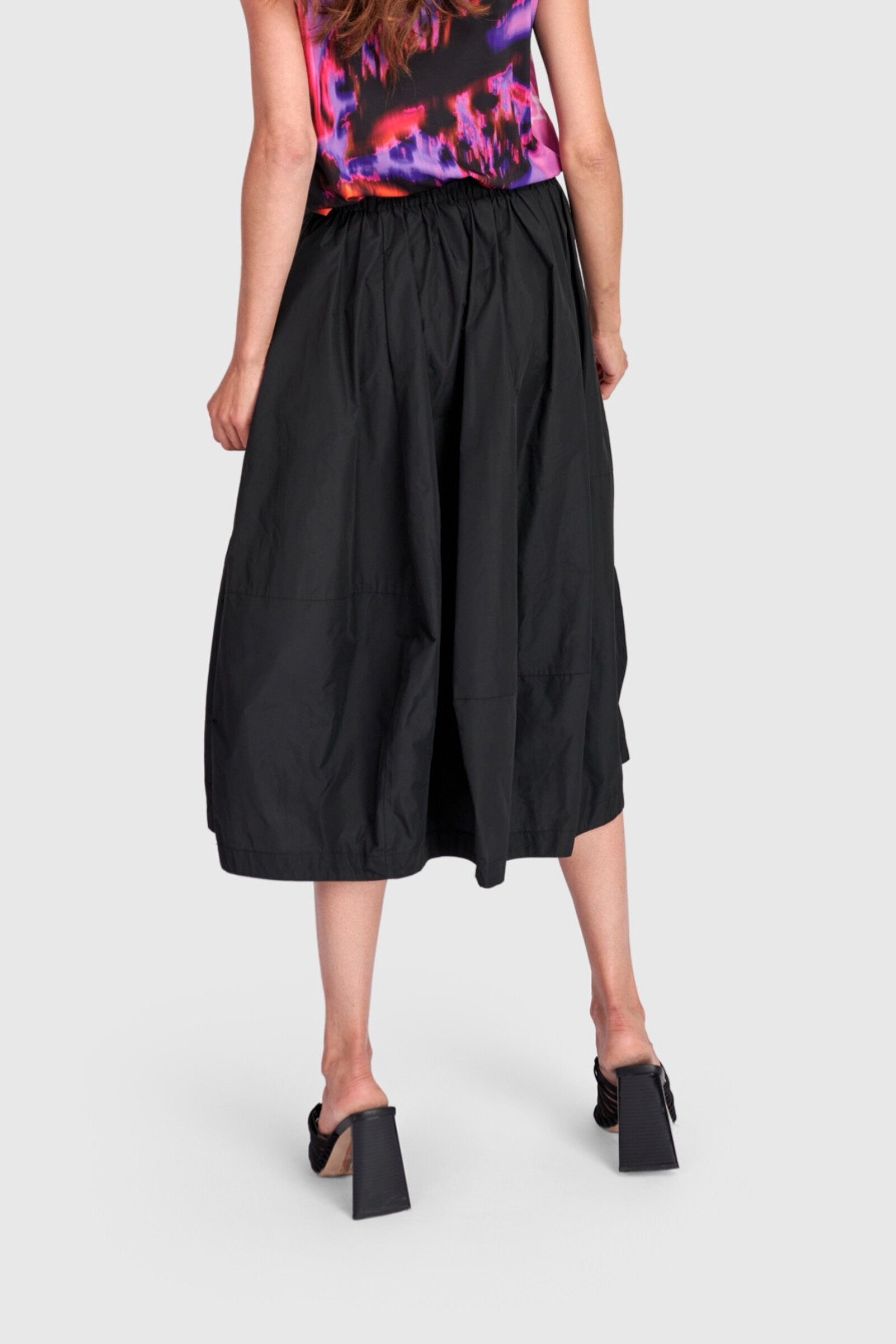 theredthread S ring balloon skirt 未使用 Kuro Balloon Skirt · Artful Home