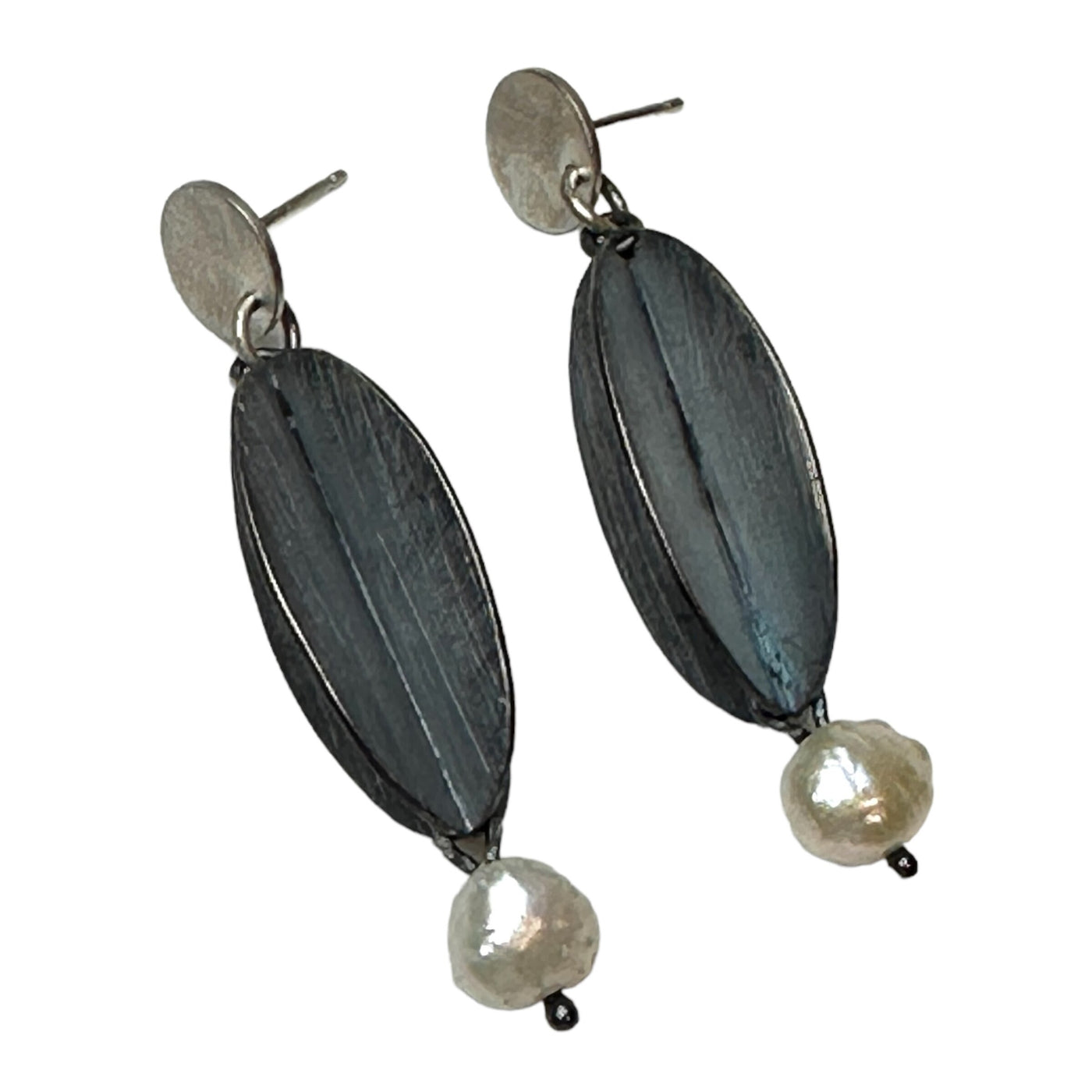 Puzzled with Pearl Earrings