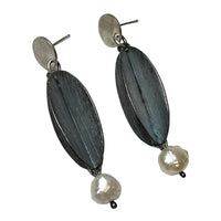 Puzzled with Pearl Earrings