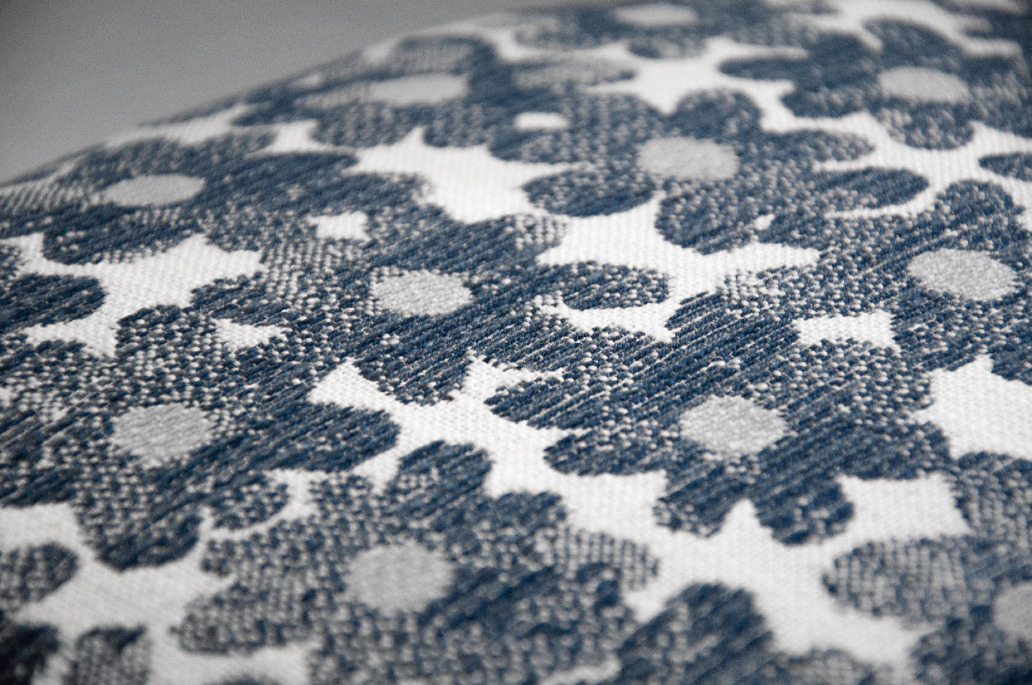 Daisy Performance Pillow