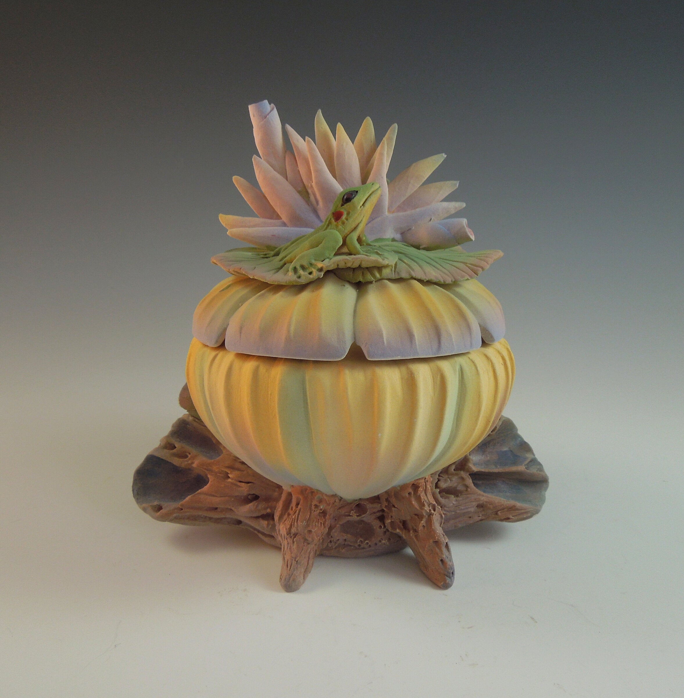 Gold Waterlily Box