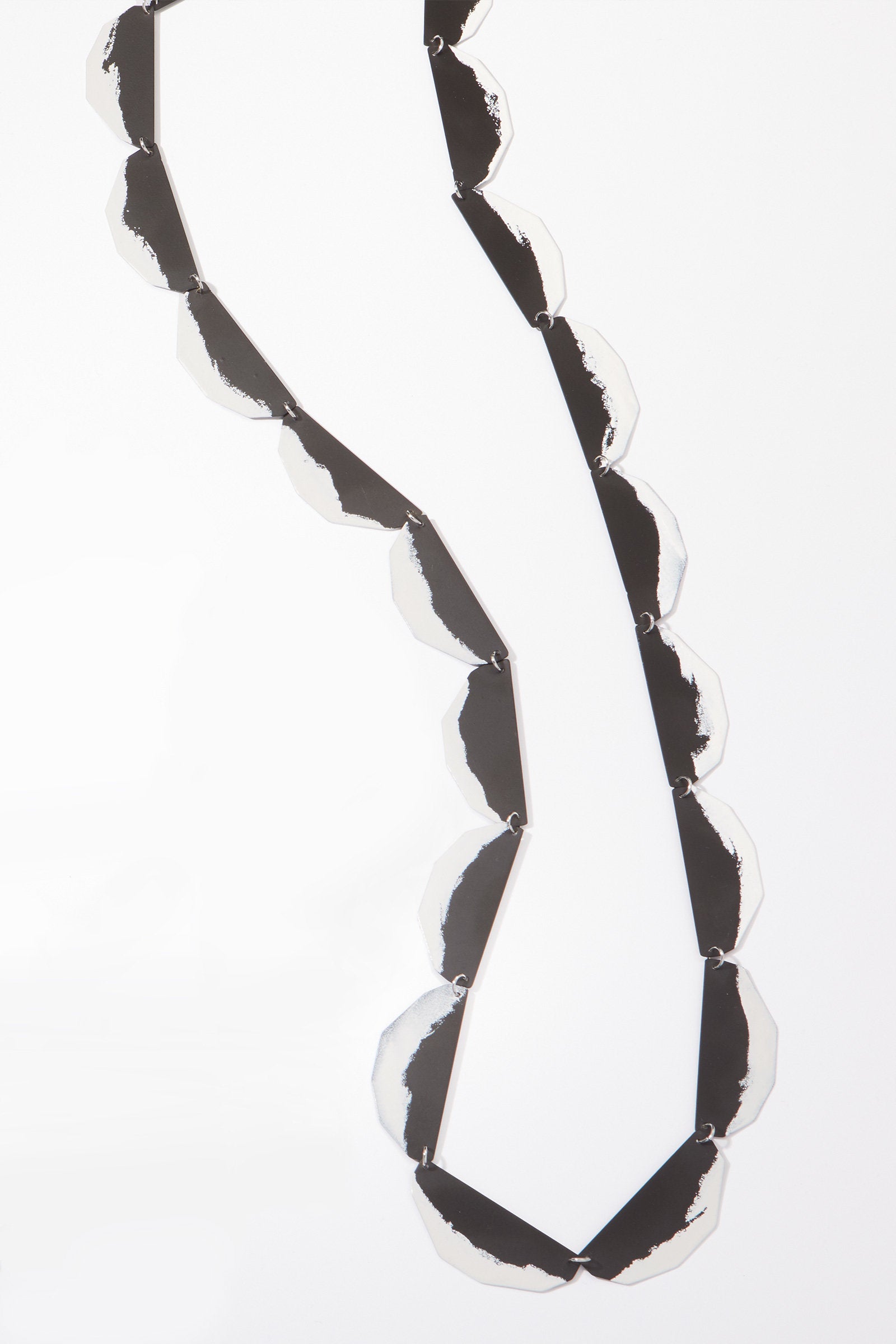 Edge Chain Necklace