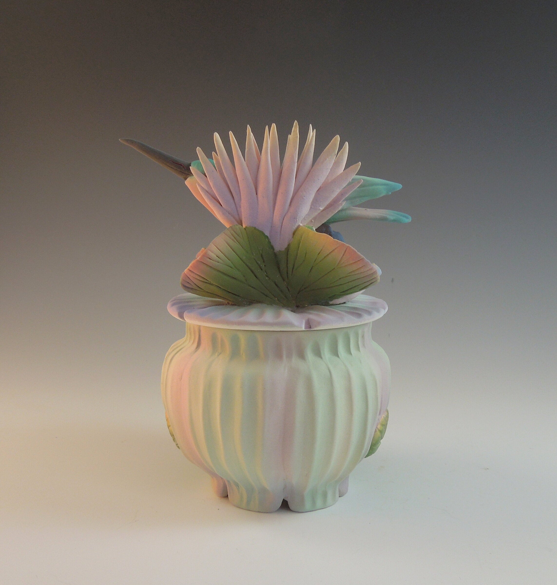 Hummingbird Waterlily Box