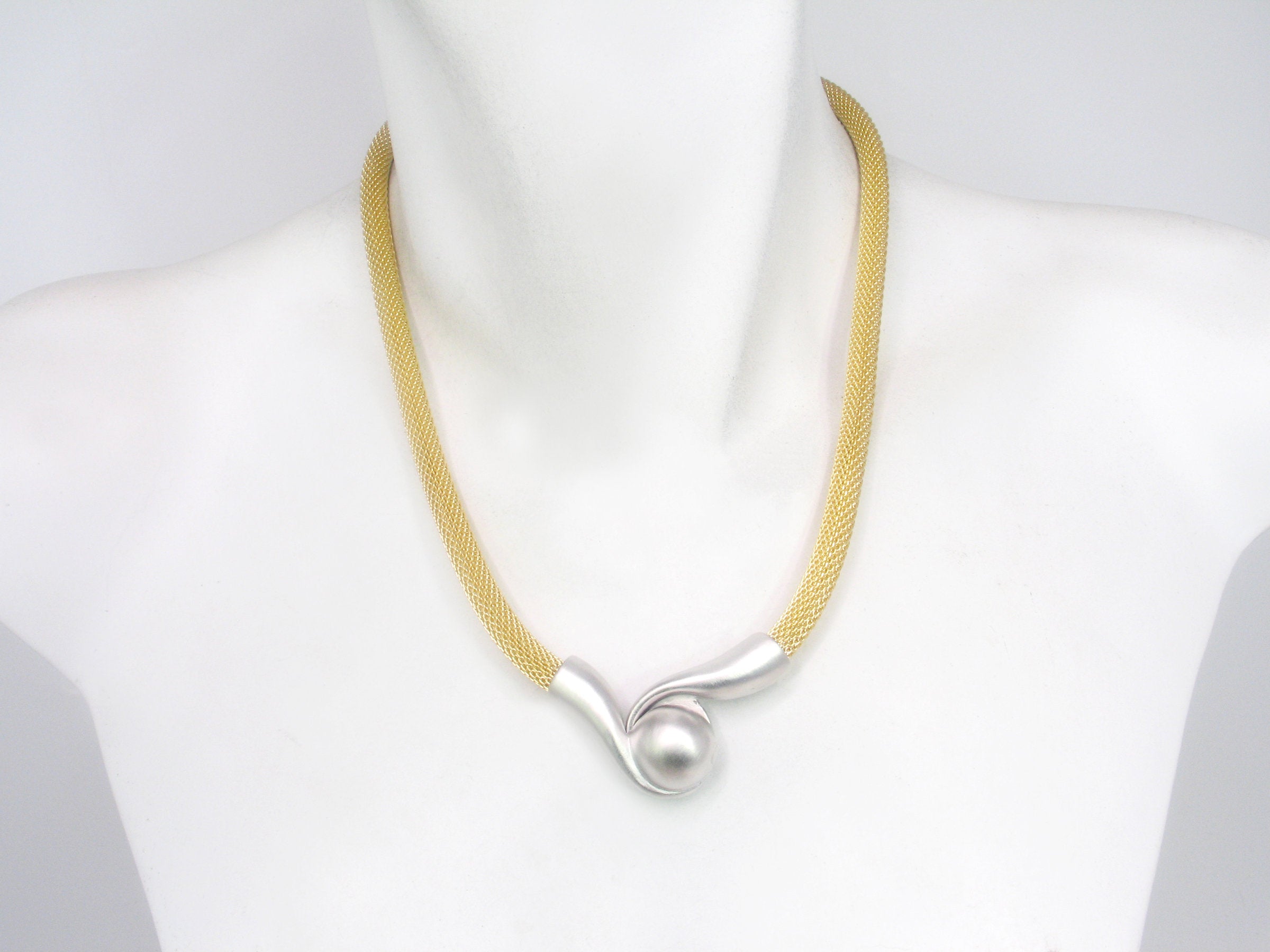 Gold/Rhodium Clasp