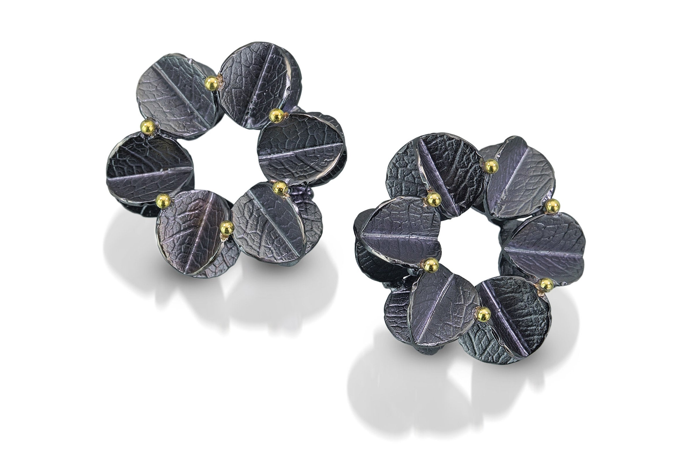 Urban Daisy Medium Studs