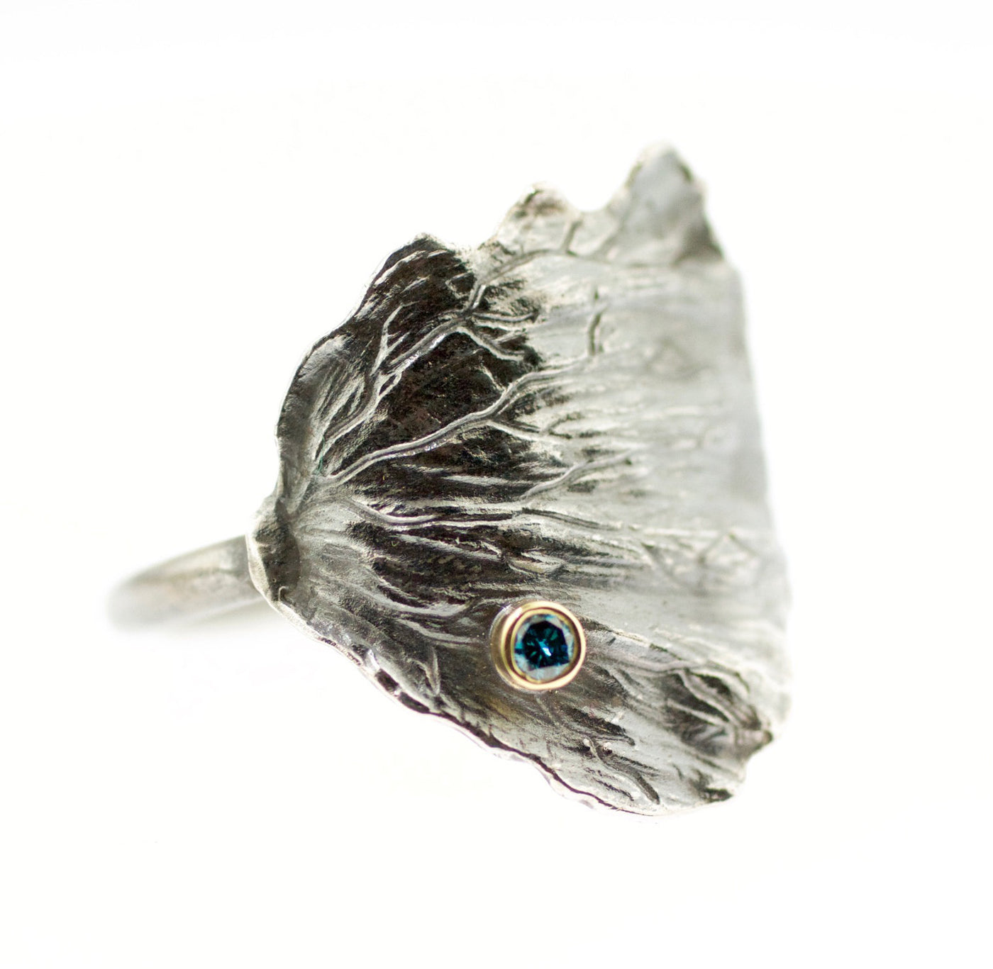 Fan Lichen Blue Diamond Ring