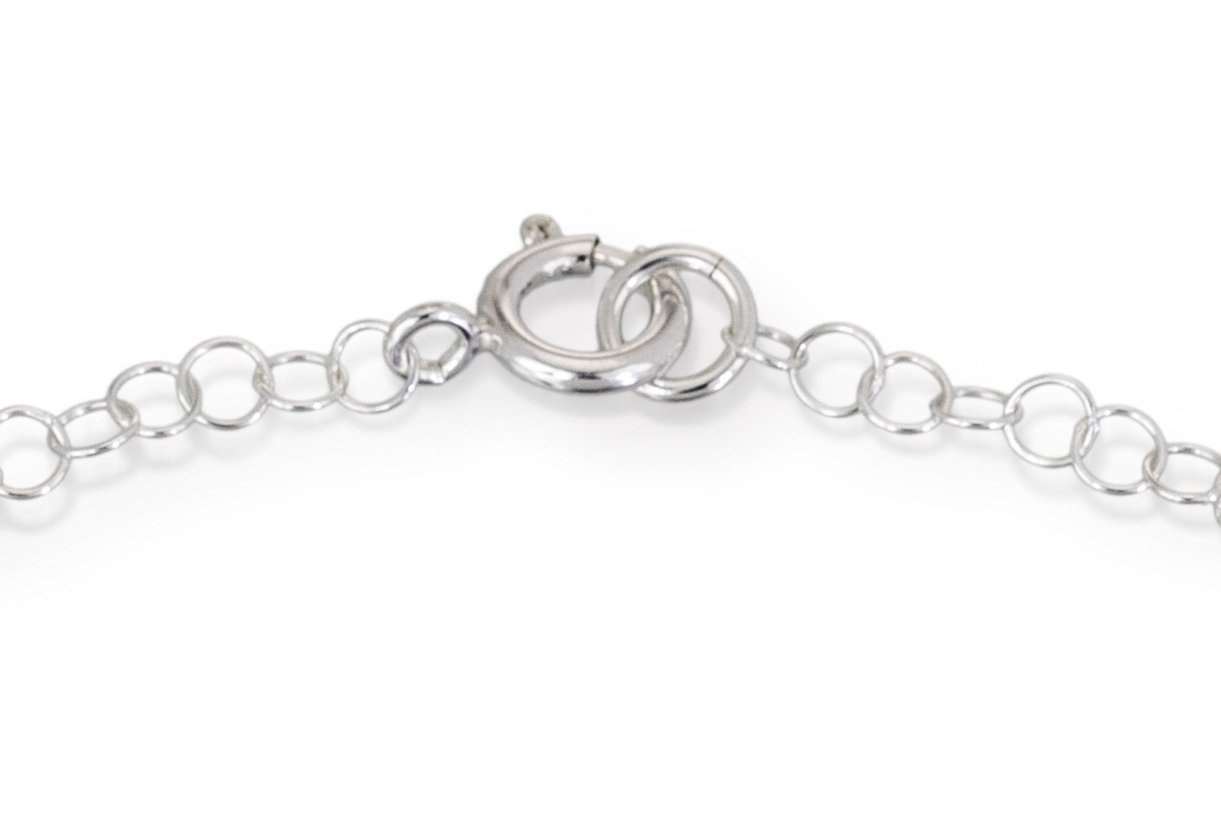 shows spring ring clasp, does not represent chain used for this necklace