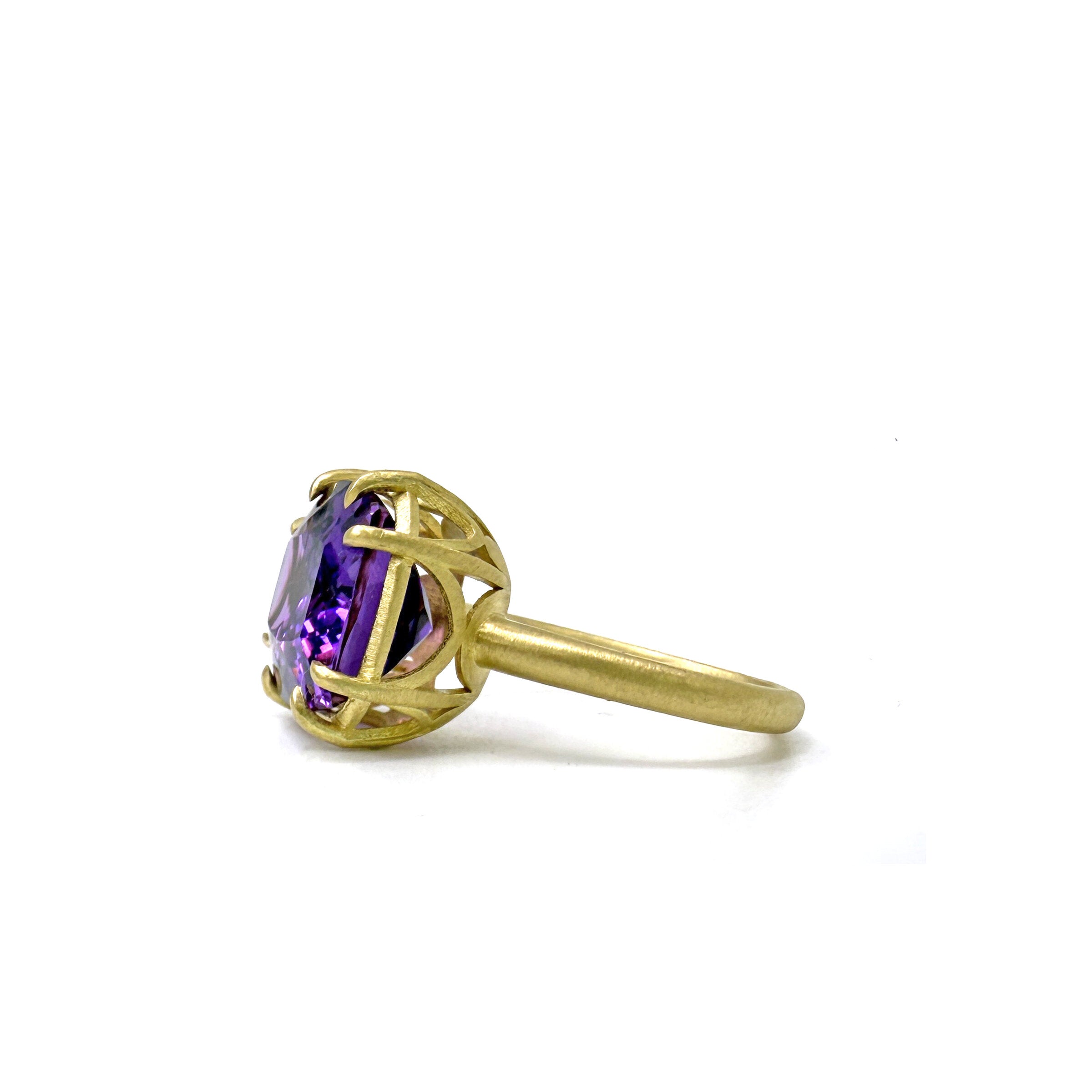 Cushion-Cut Amethyst Aqueduct Ring