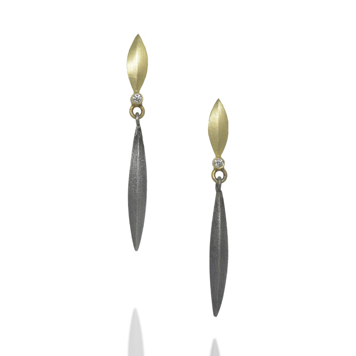 Allonge Needle Earrings