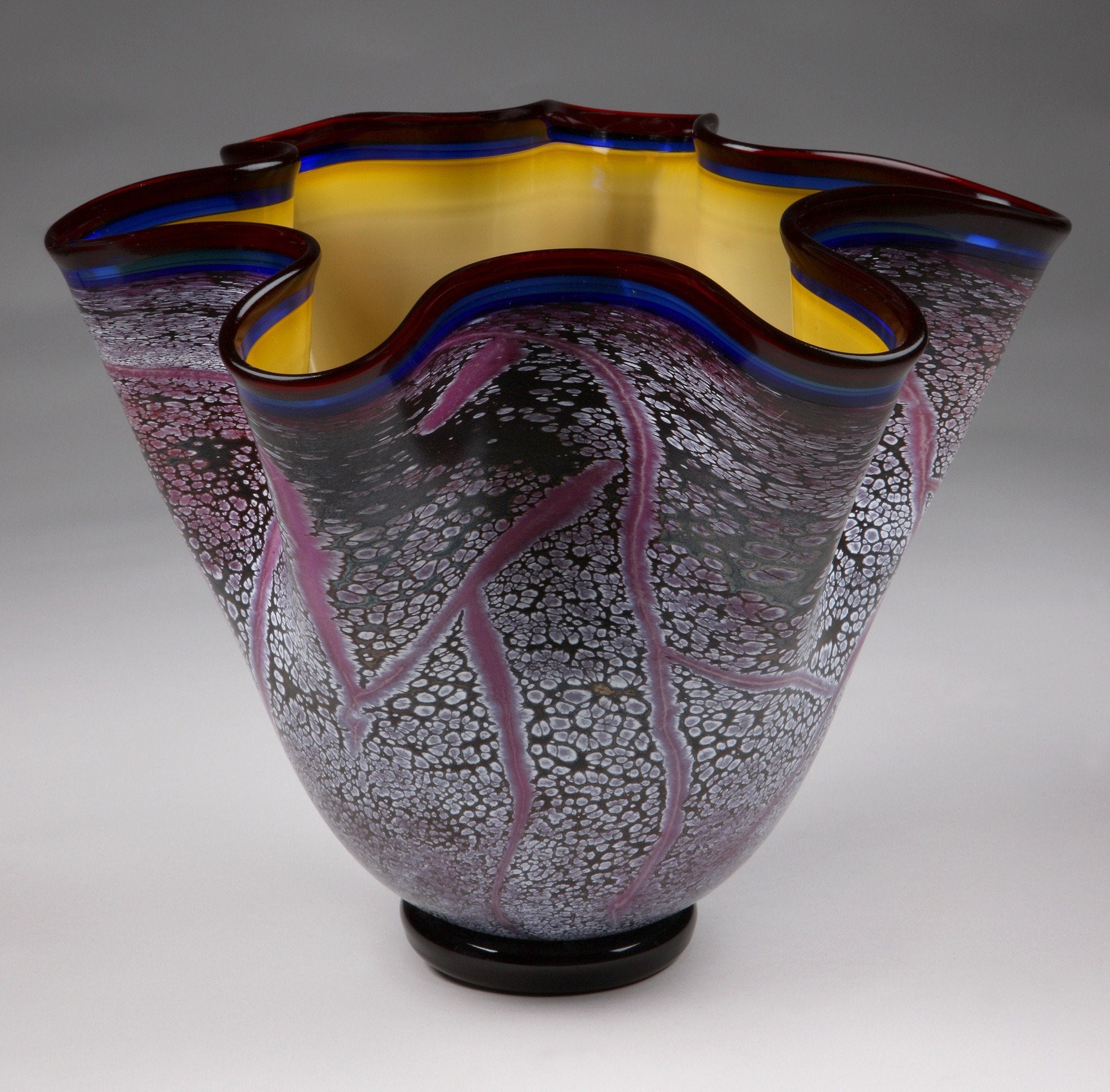 Regal Violet Small Fissure Vessel