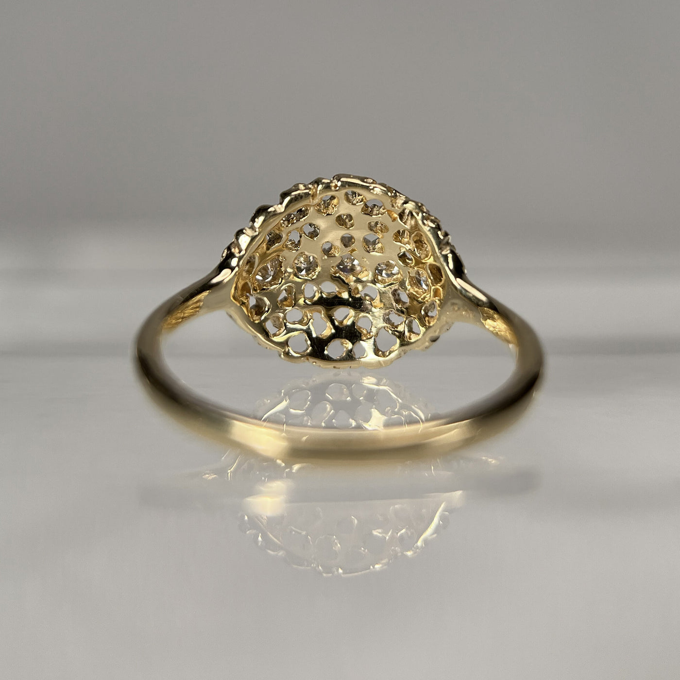Honeycomb lace ring, round, back view
