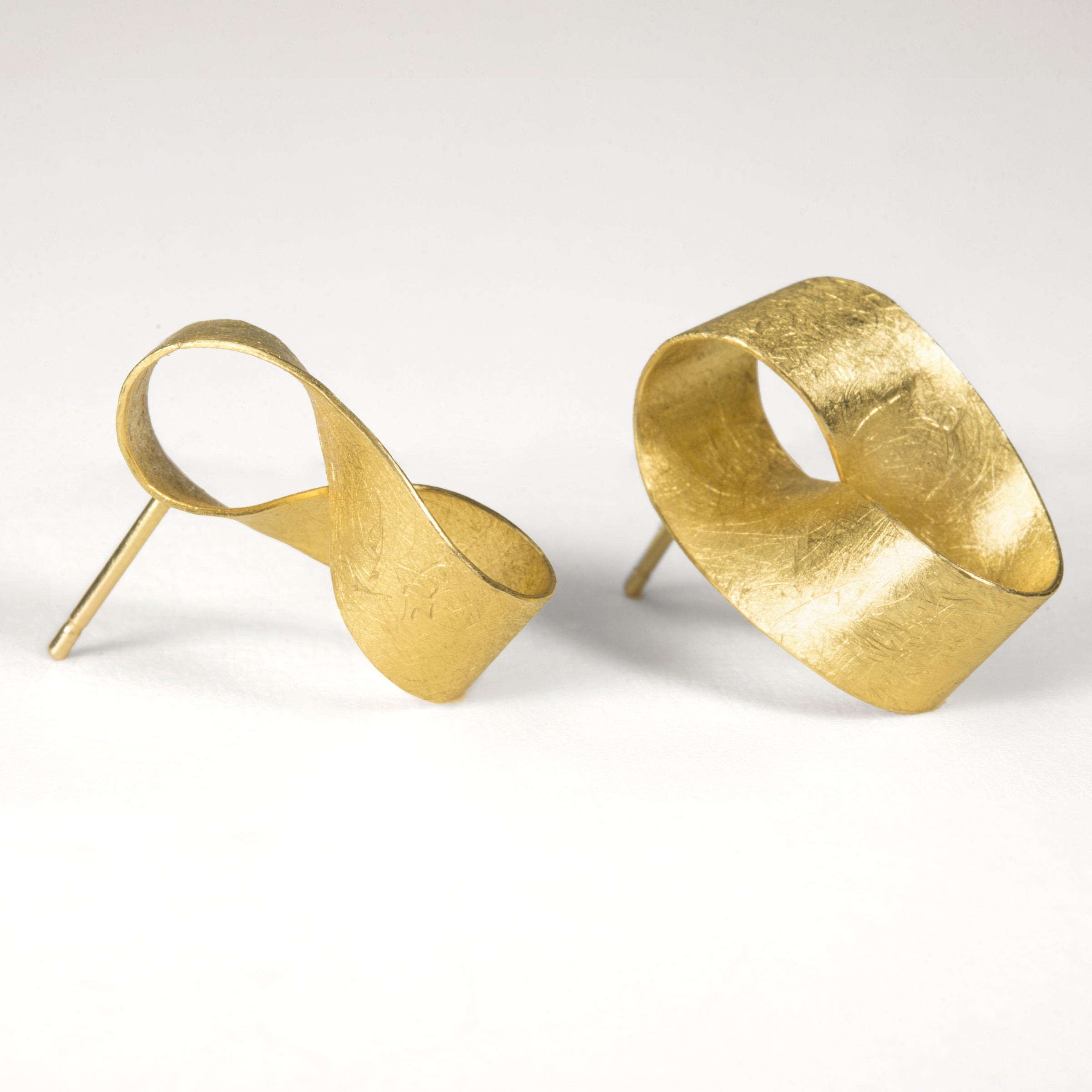 side view, standard | Photo by Liz Harvey