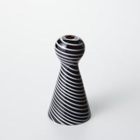 Short, narrow top