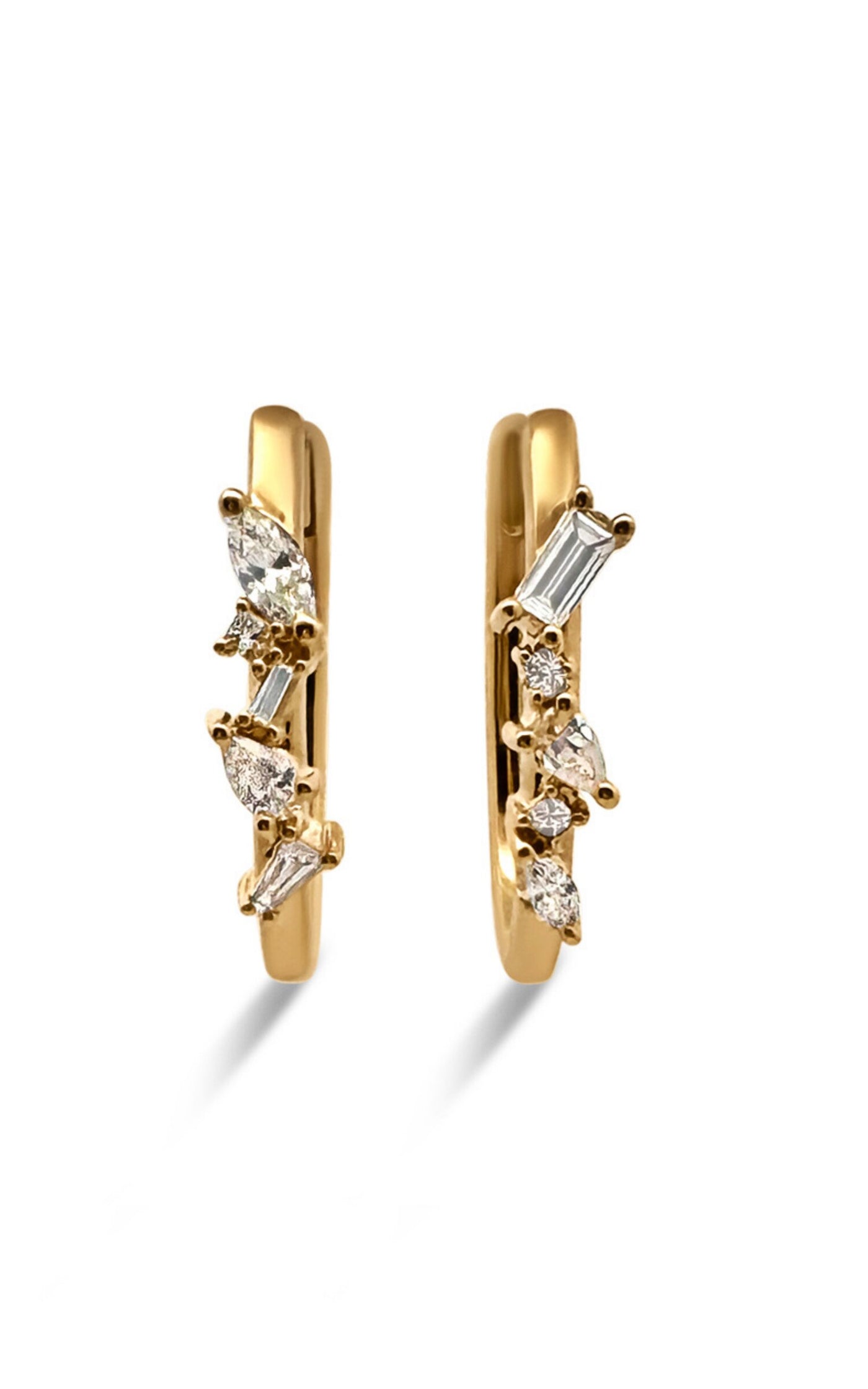 Oval Trellis Huggie Earrings