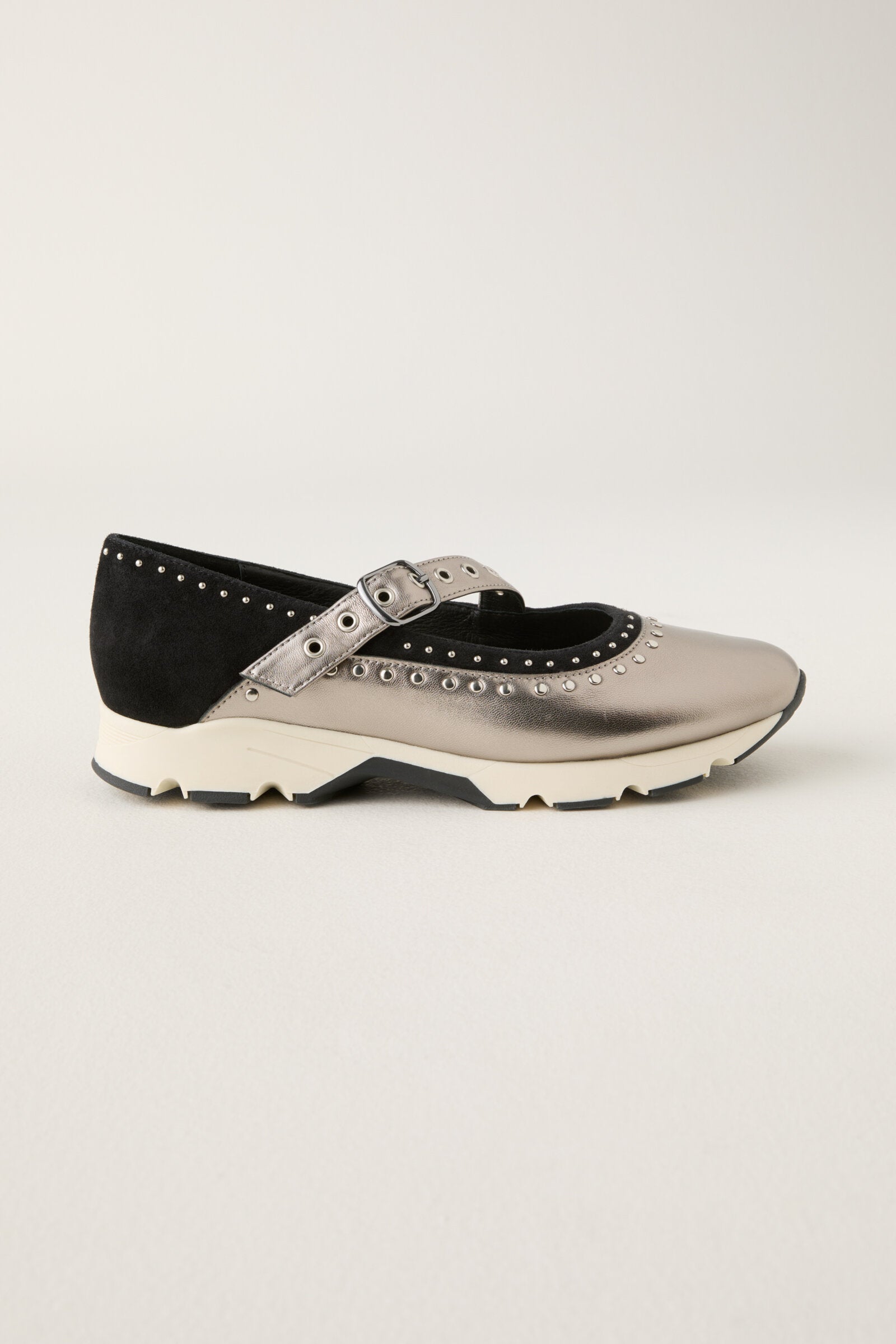 Loren Sneaker