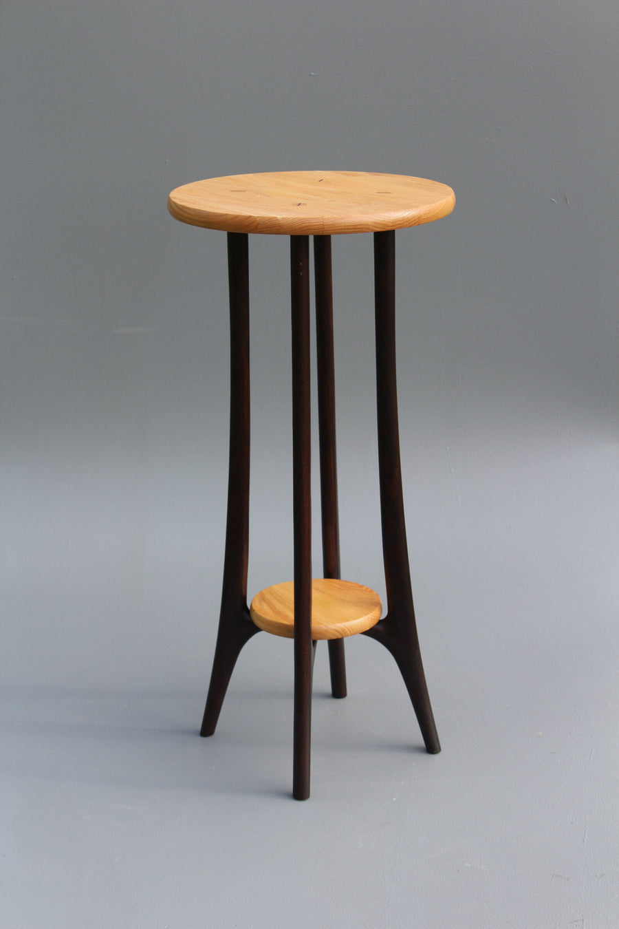 Ibis Pedestal Table
