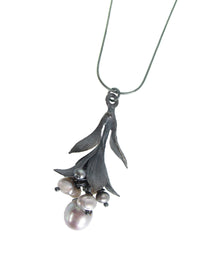Oxidized Silver Leaf and Pearl Cluster Pendant Necklace