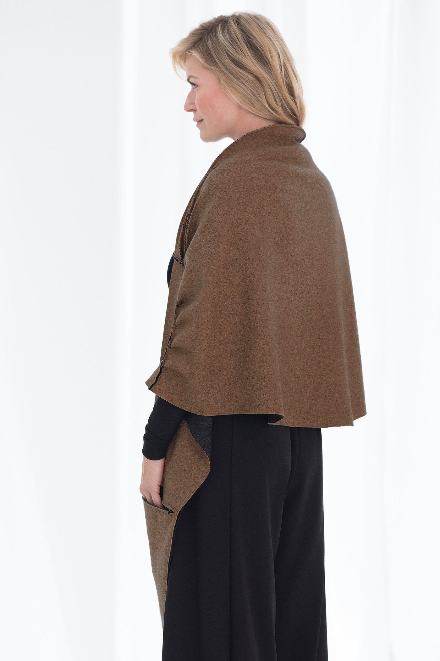 Camel/Dark Gray