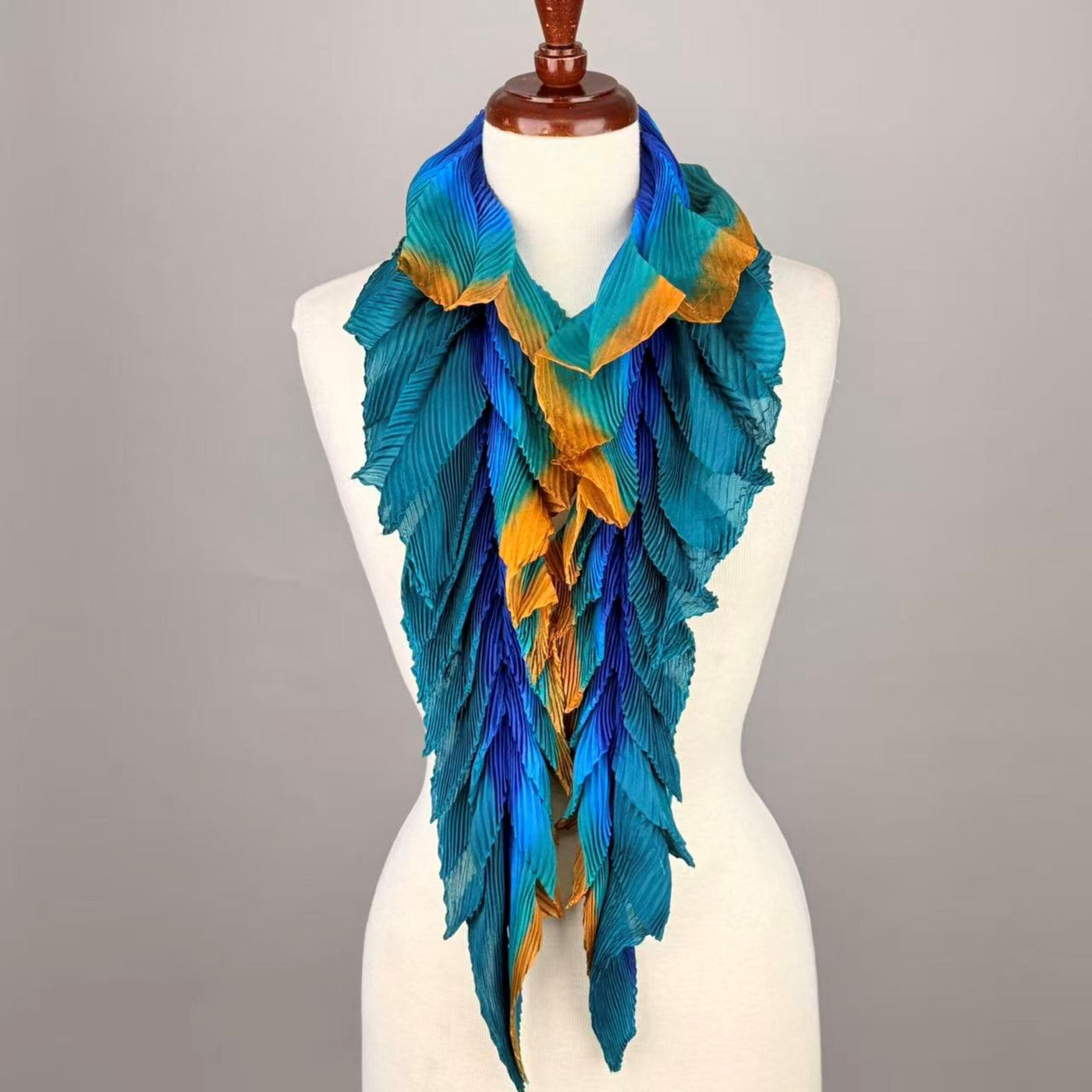 Feather Pleats Scarf