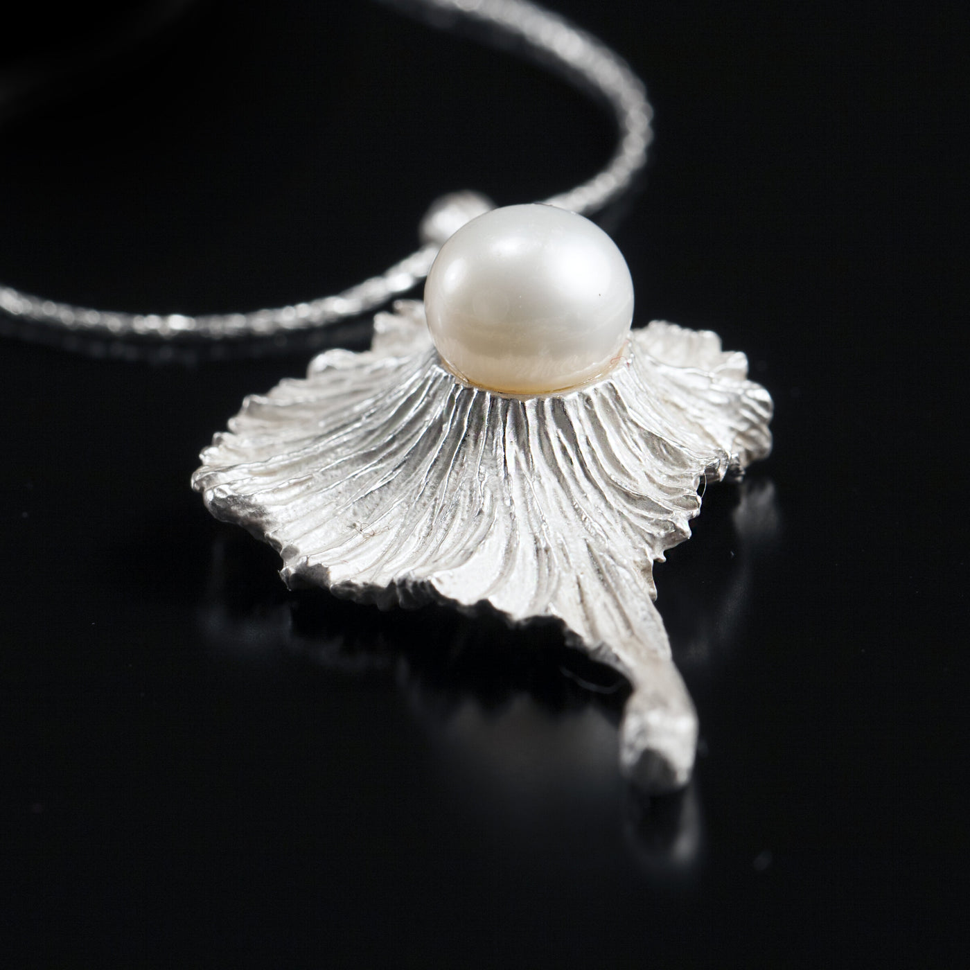 White Pearl, Bright Silver