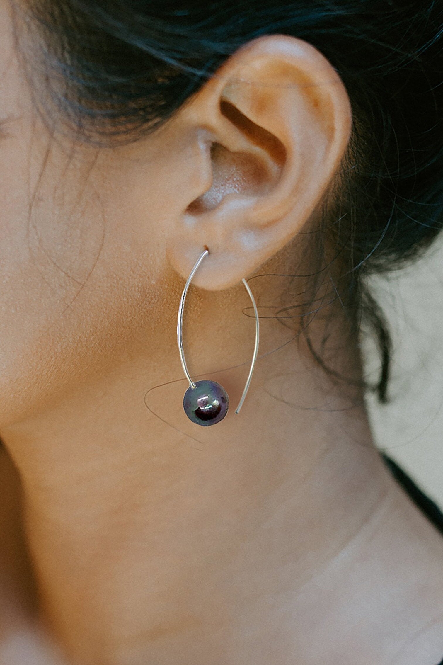 Black Pearl Hoop Earrings