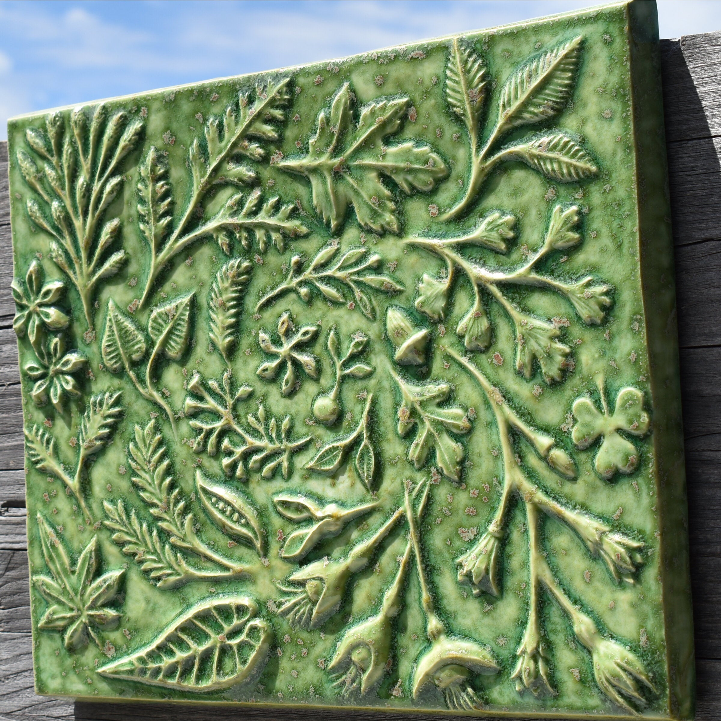 Spiral of Leaves Tile in Moss Green