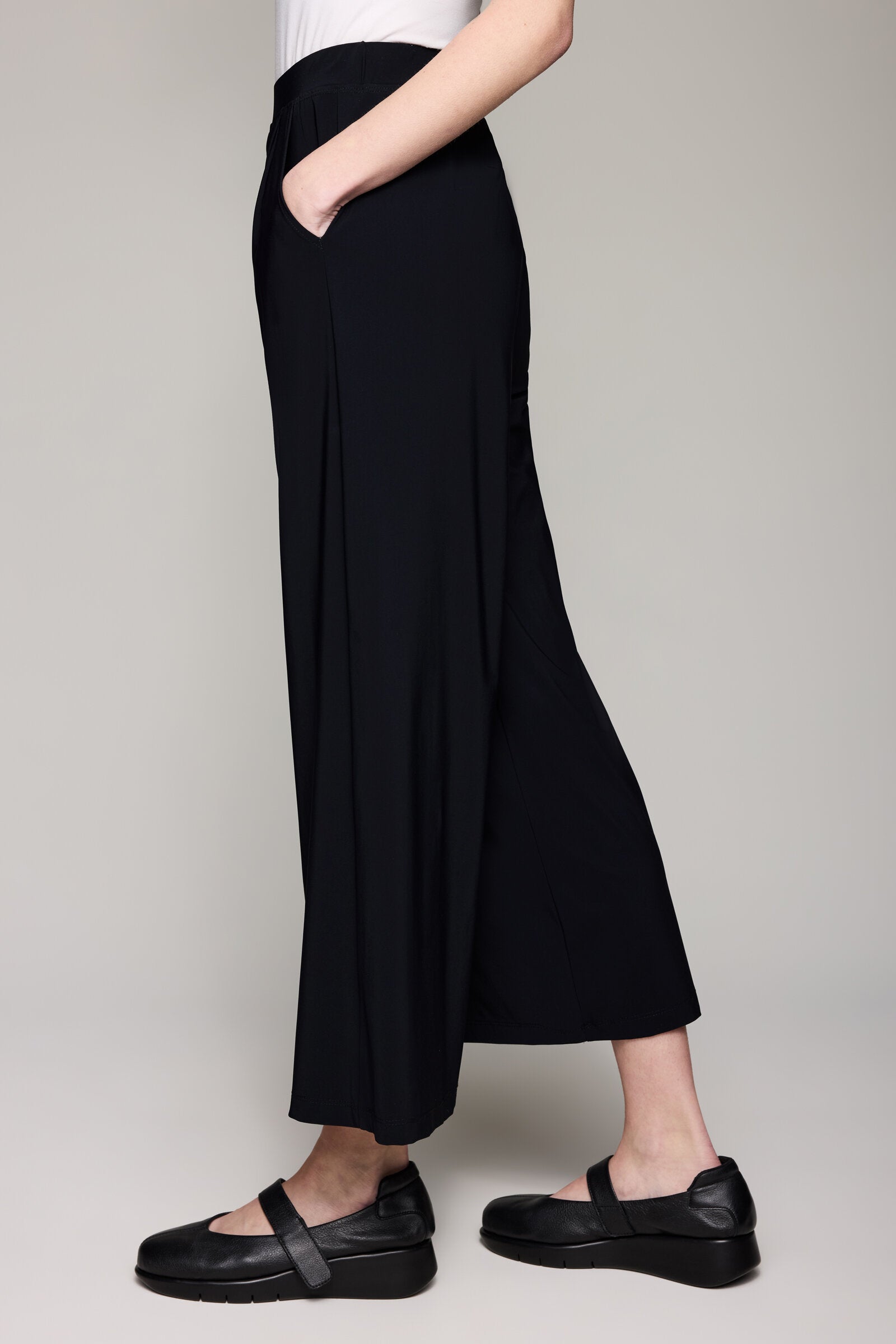 Techno Wrapfront Pant