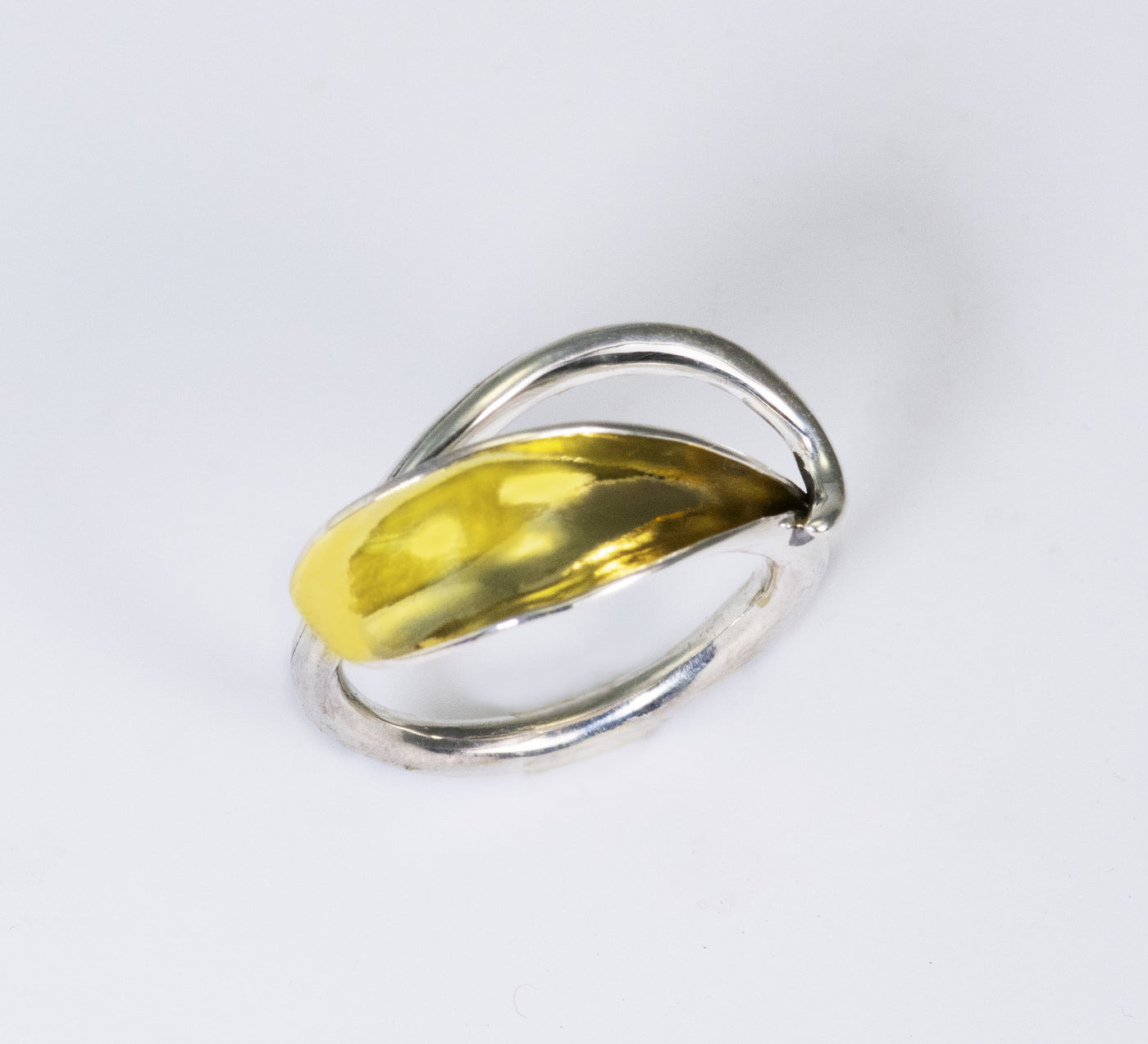 Closed Vine Ring