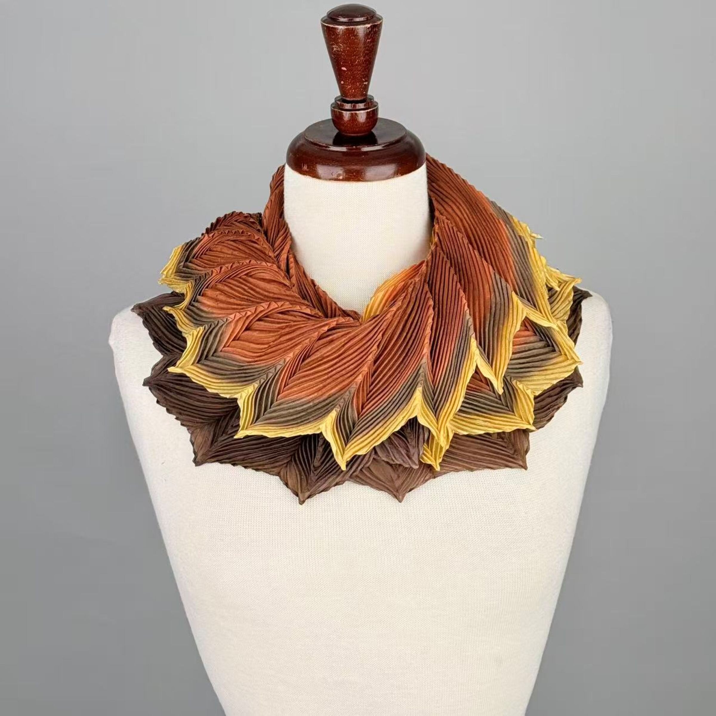 Feather Pleats Scarf