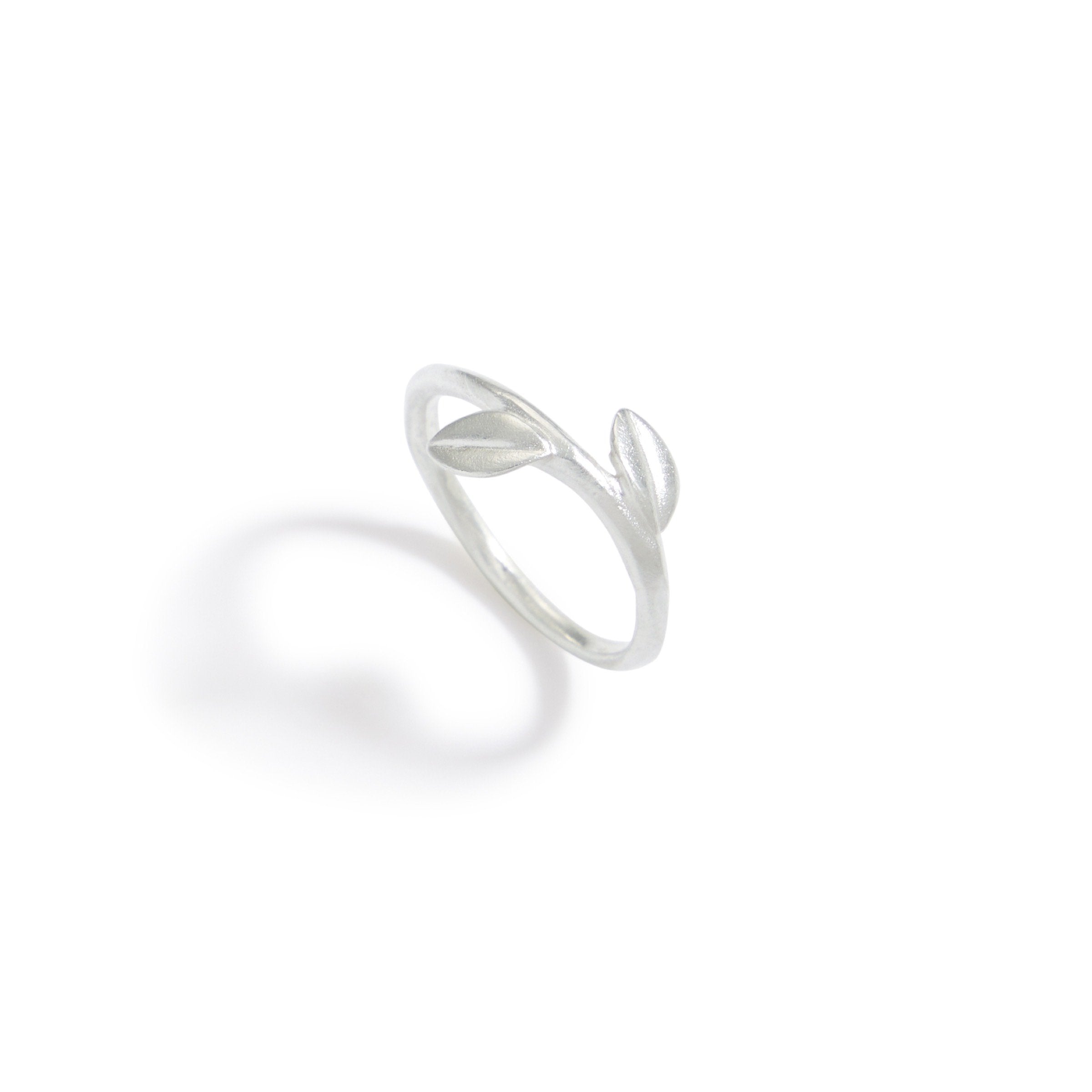 Double Leaf Ring