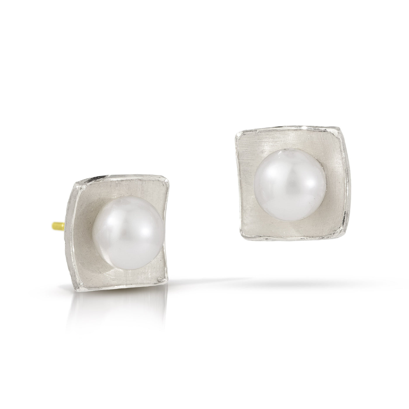 White Pearl, Small, 18k Gold Posts