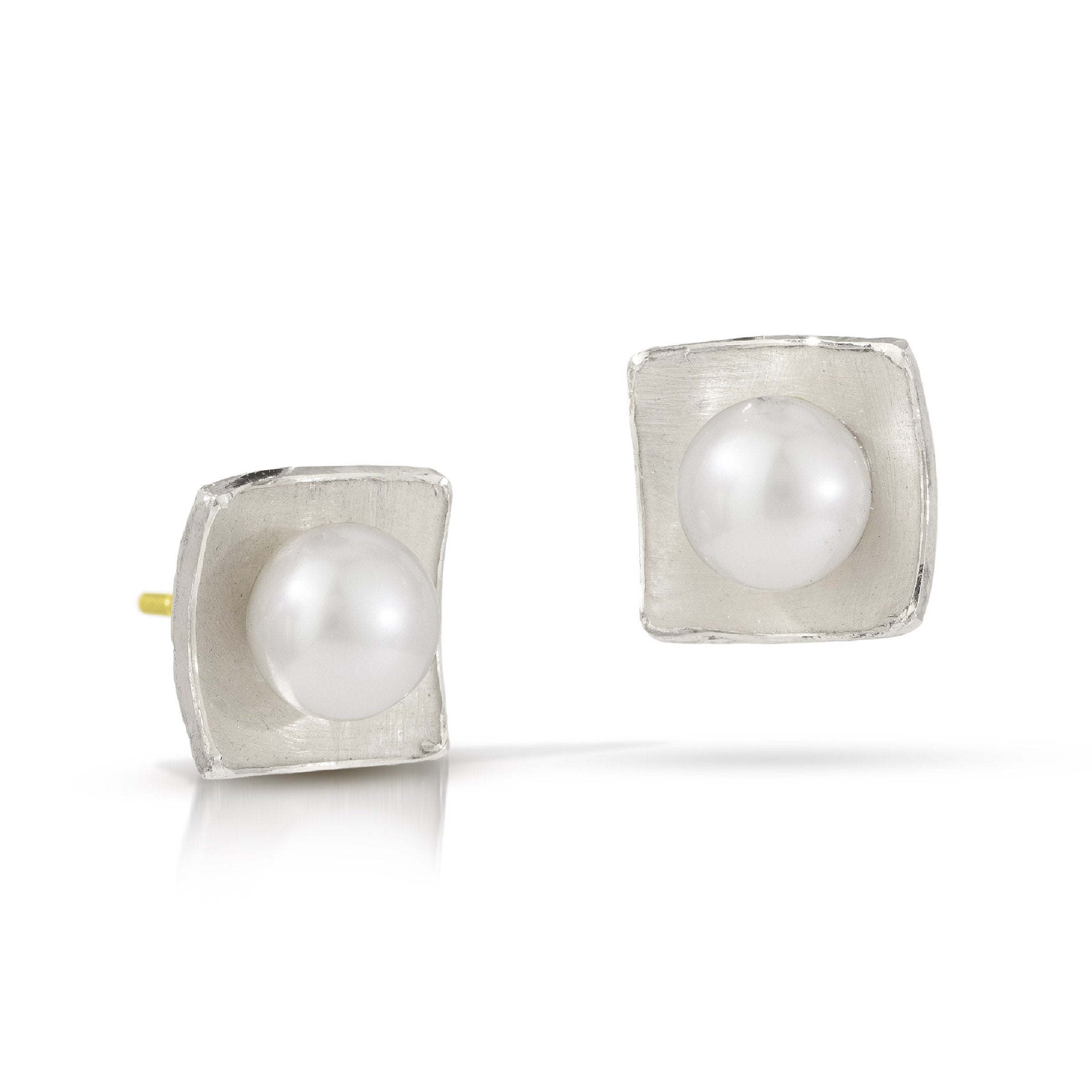 White Pearl, Small, 18k Gold Posts