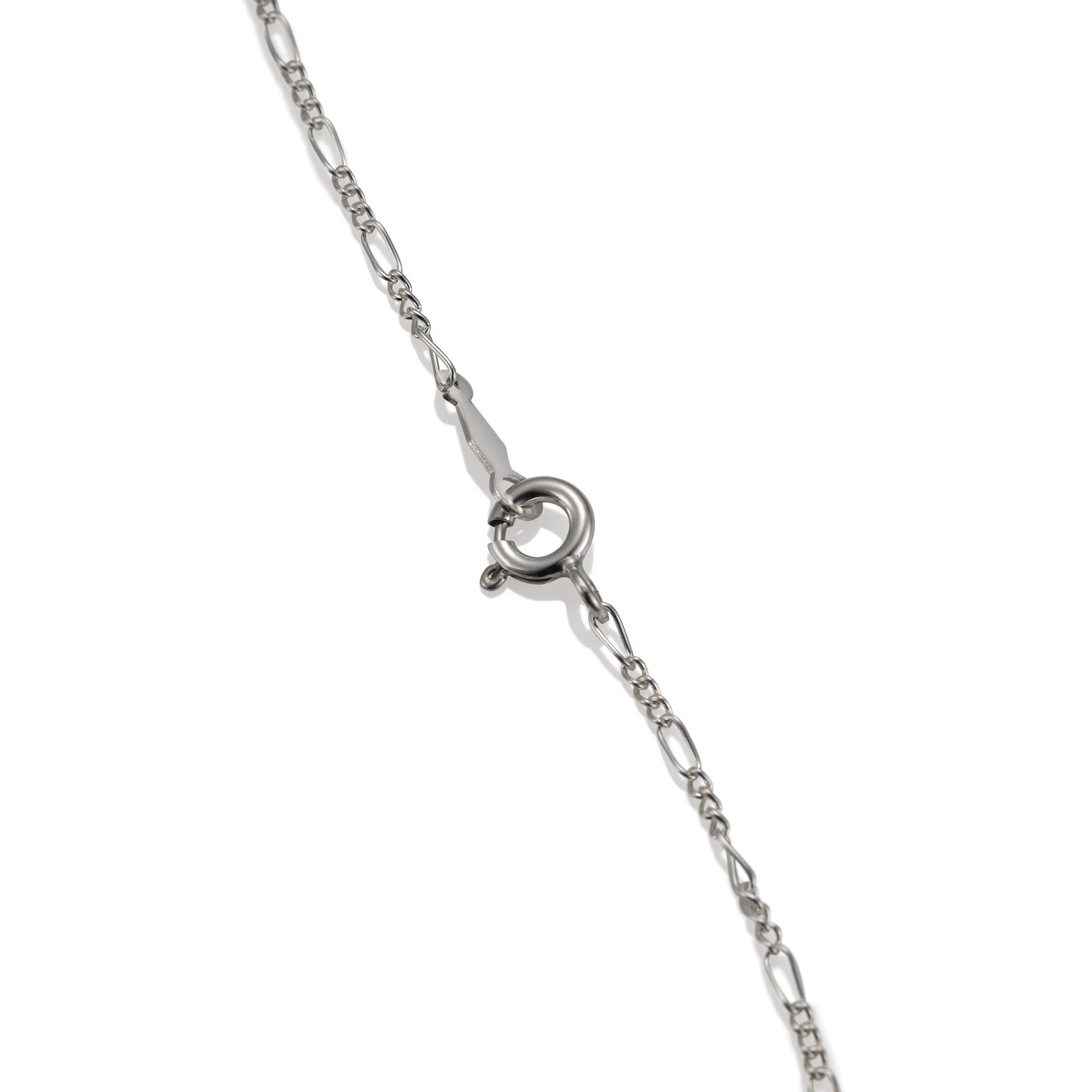 Tiny Gemstone Pendant clasp | Photo by Berlian Arts
