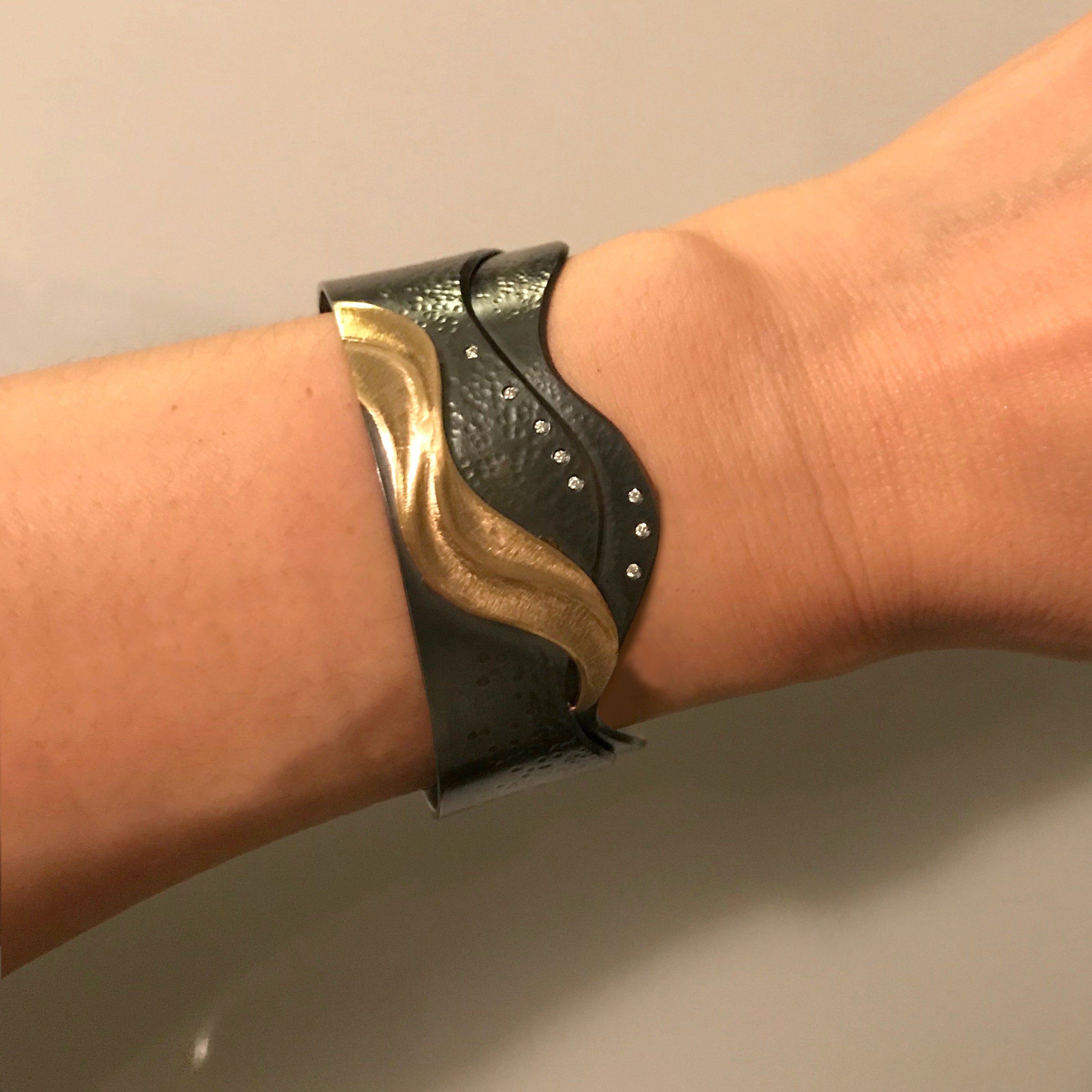 Shoreline Cuff