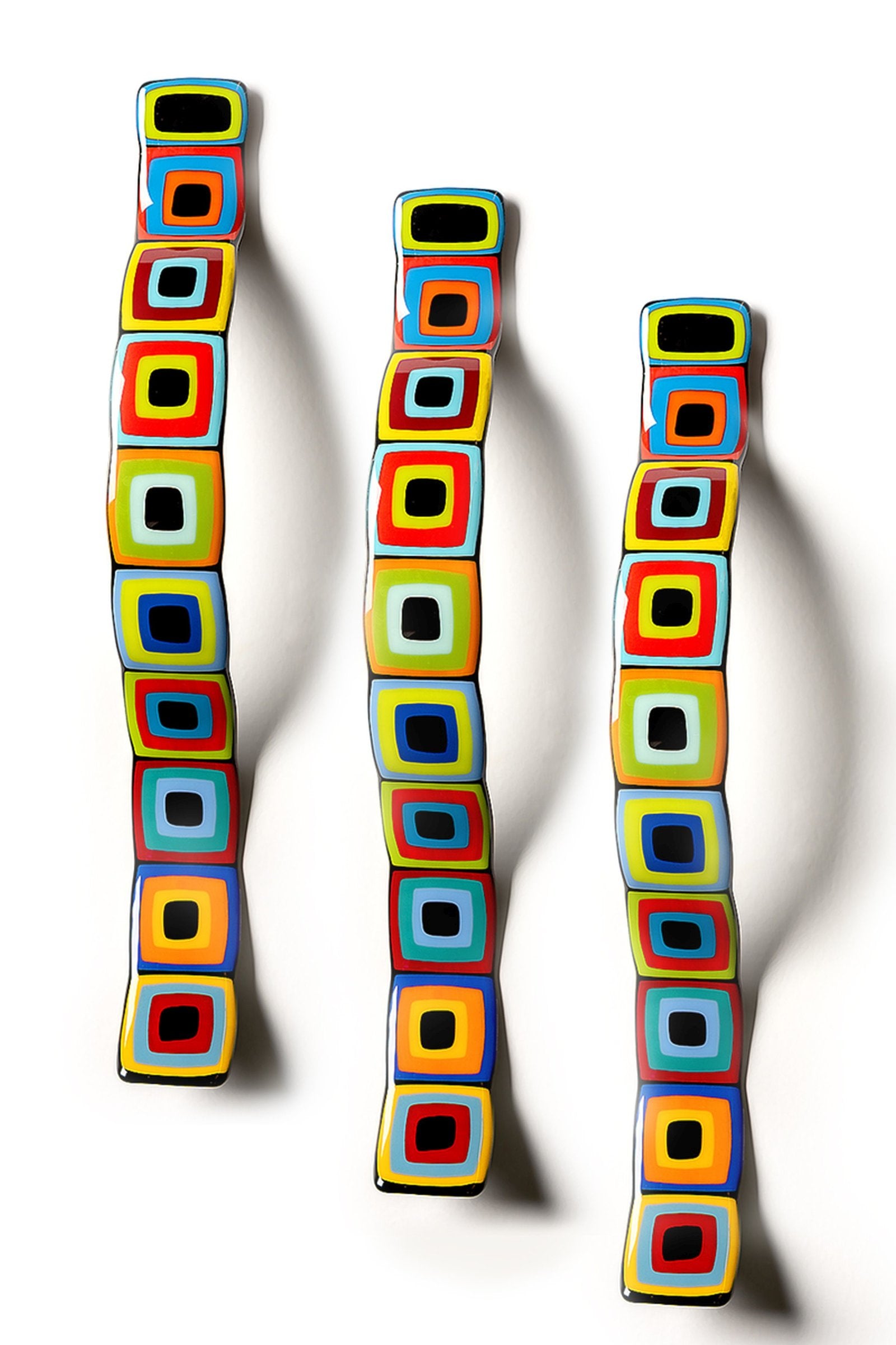 Carnival Story Pole Wall Wave With Black Centers